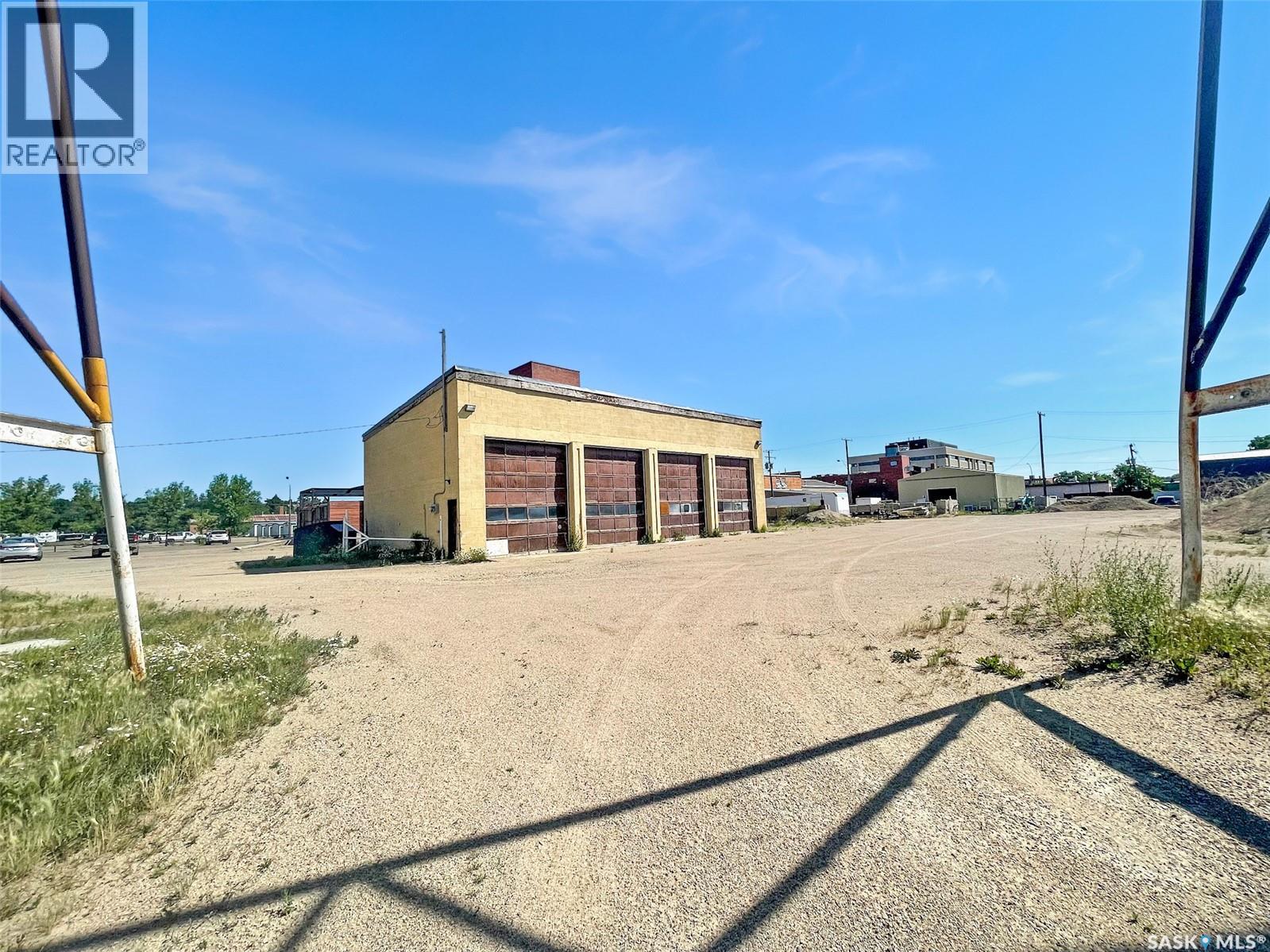 503 North Railway Street W Property Photo 1