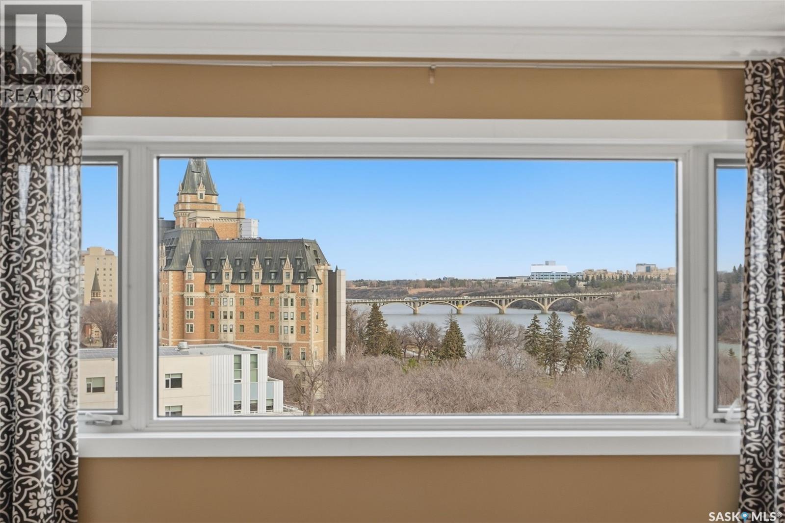 1080 424 Spadina Crescent E Property Photo 1