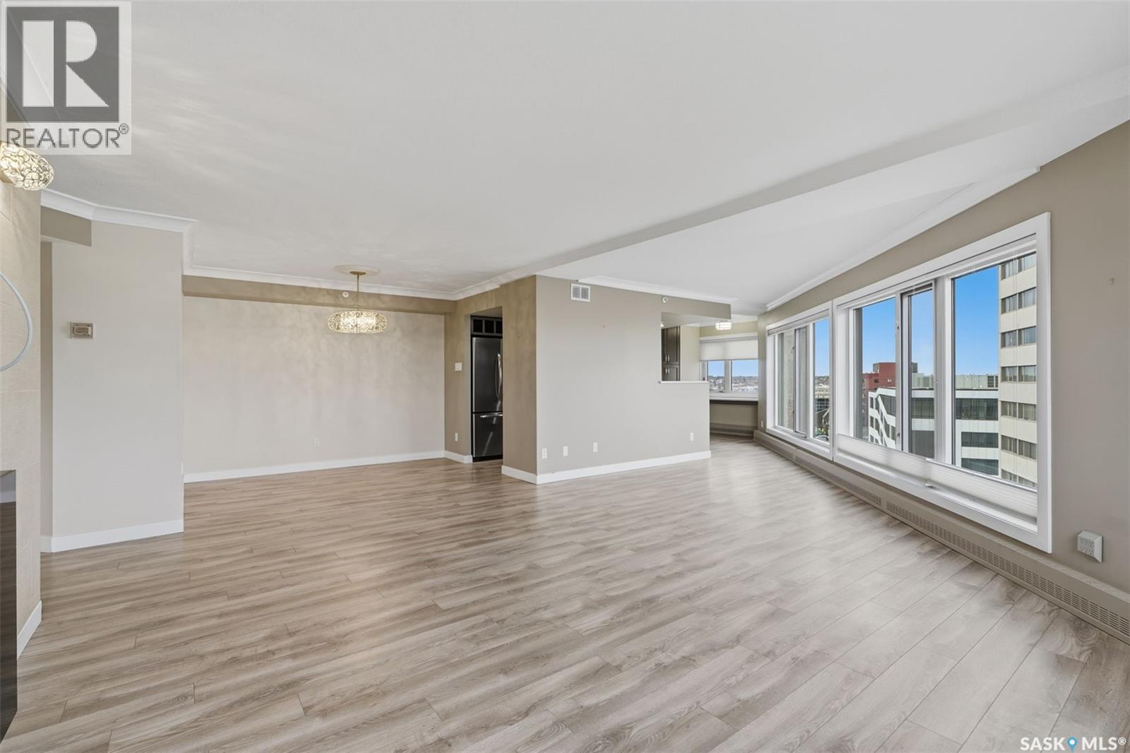 1080 424 Spadina Crescent E Property Photo 8