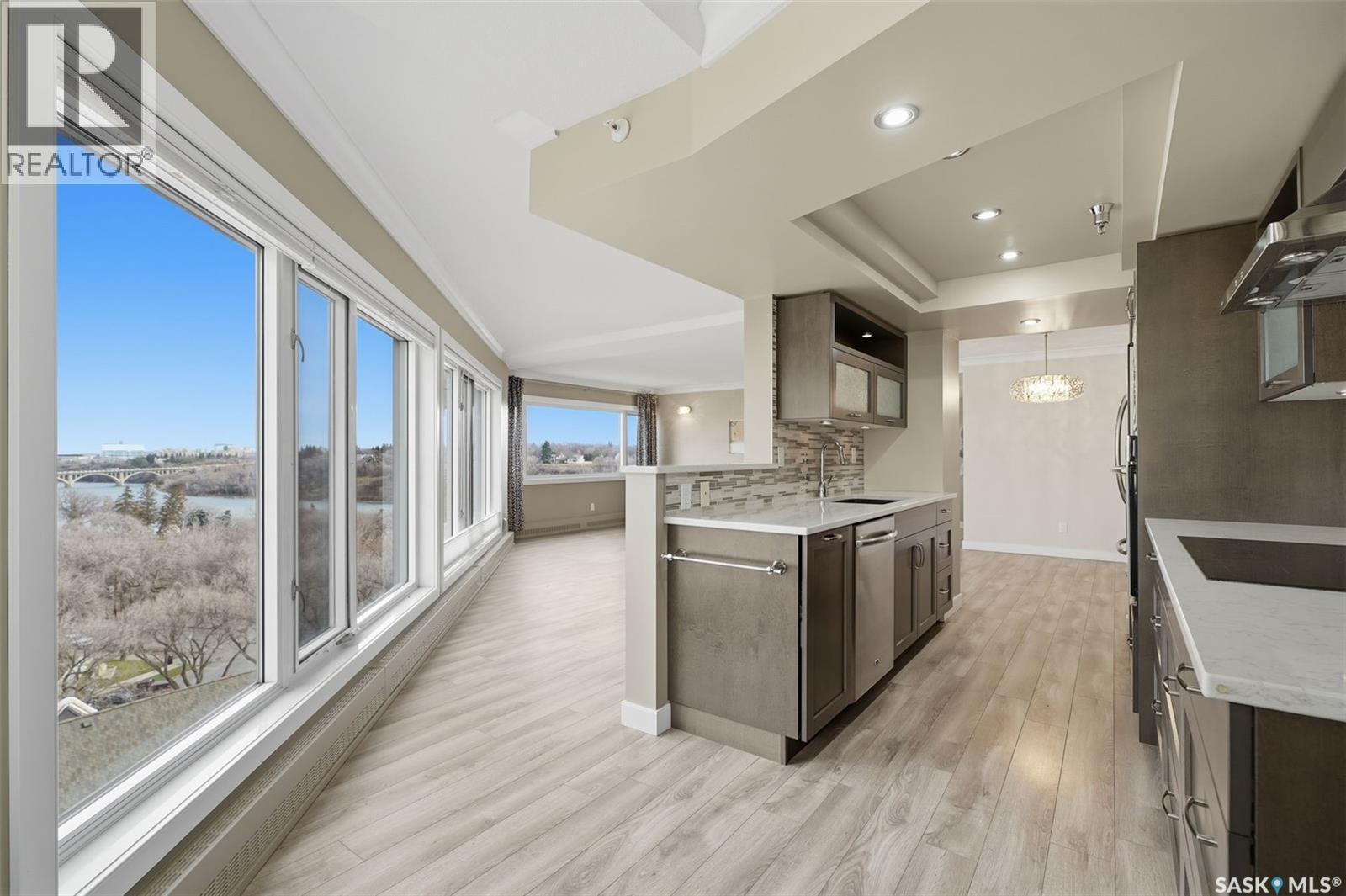 1080 424 Spadina Crescent E Property Photo 13