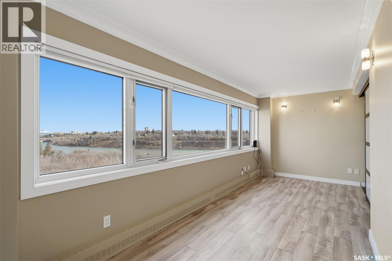 1080 424 Spadina Crescent E Property Photo 15