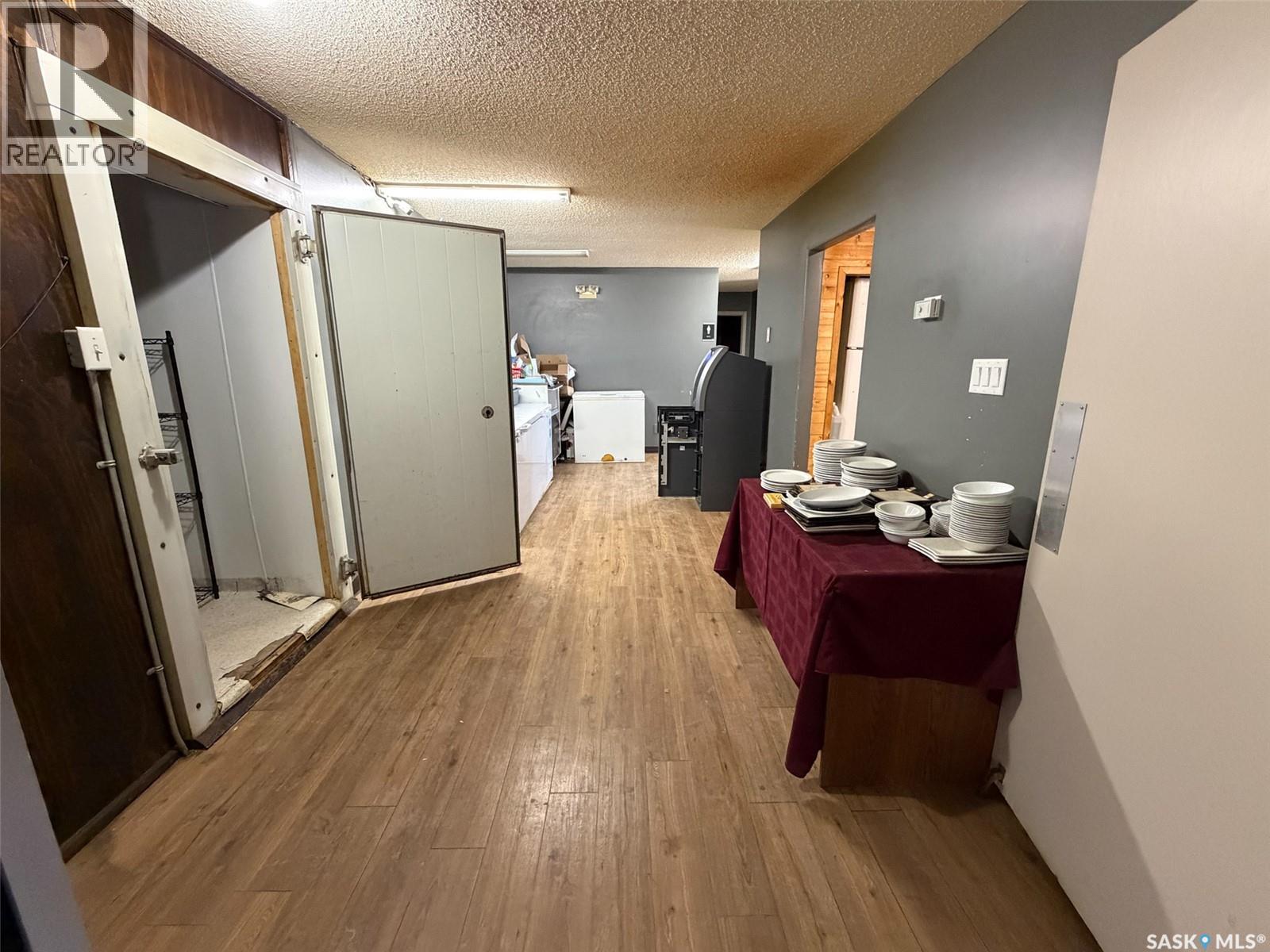 106 1st Street E Property Photo 12