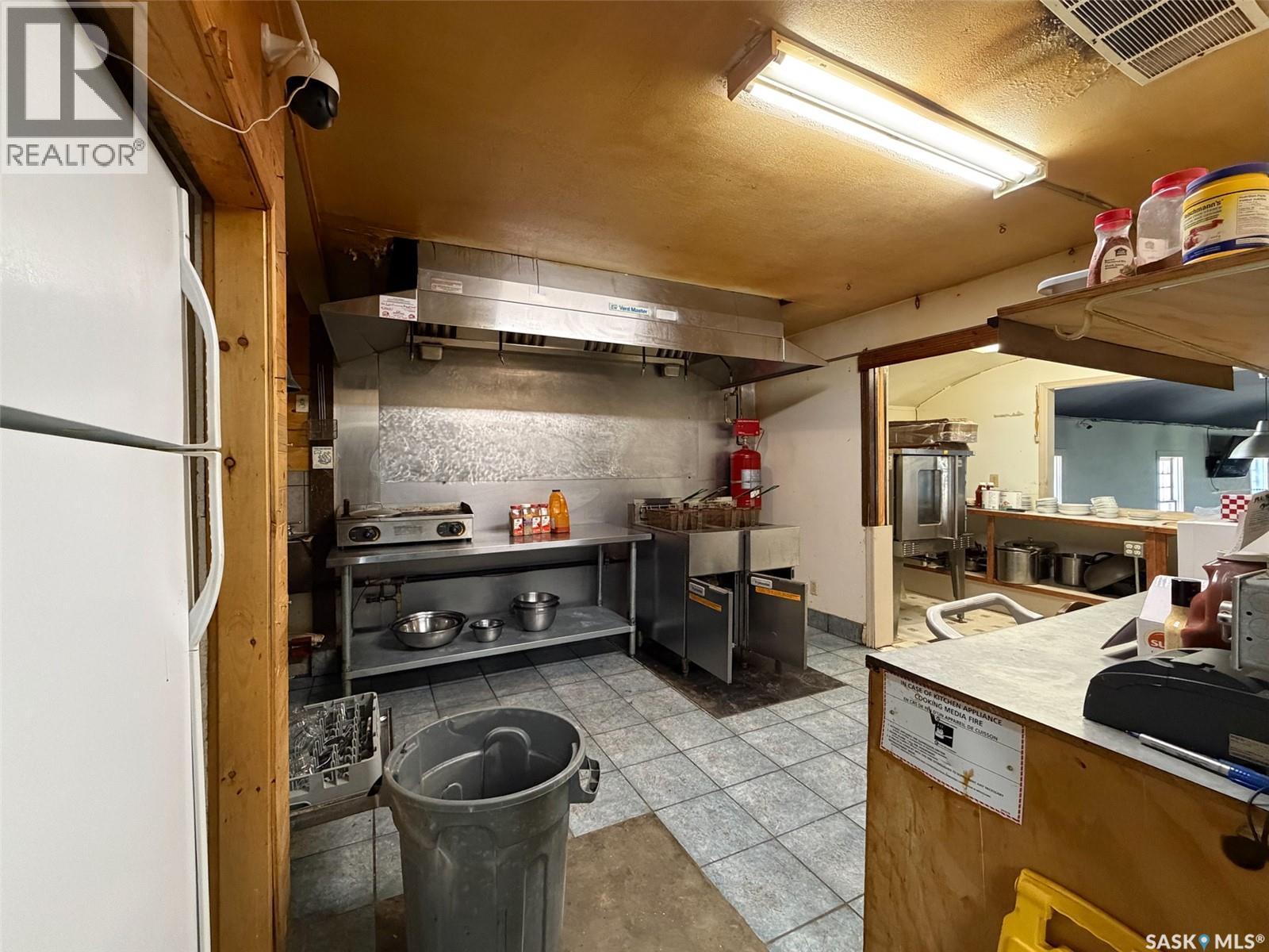 106 1st Street E Property Photo 14