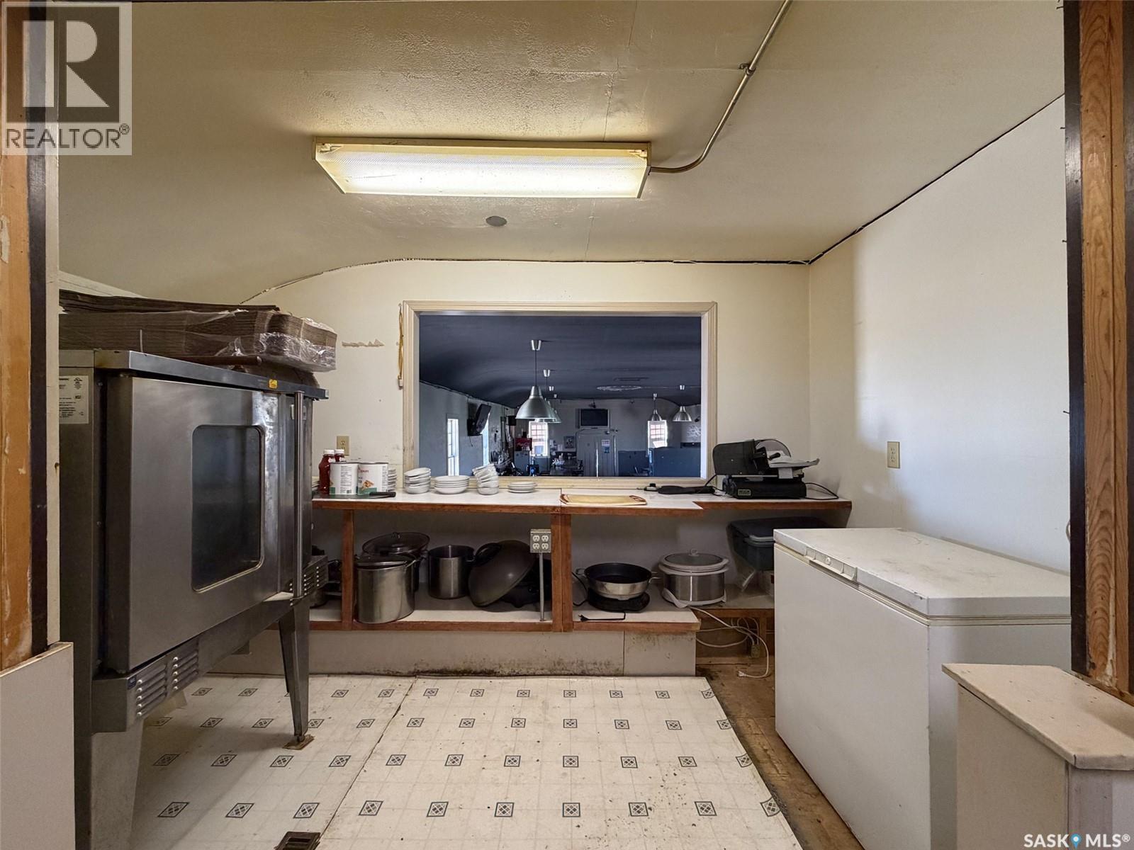 106 1st Street E Property Photo 17