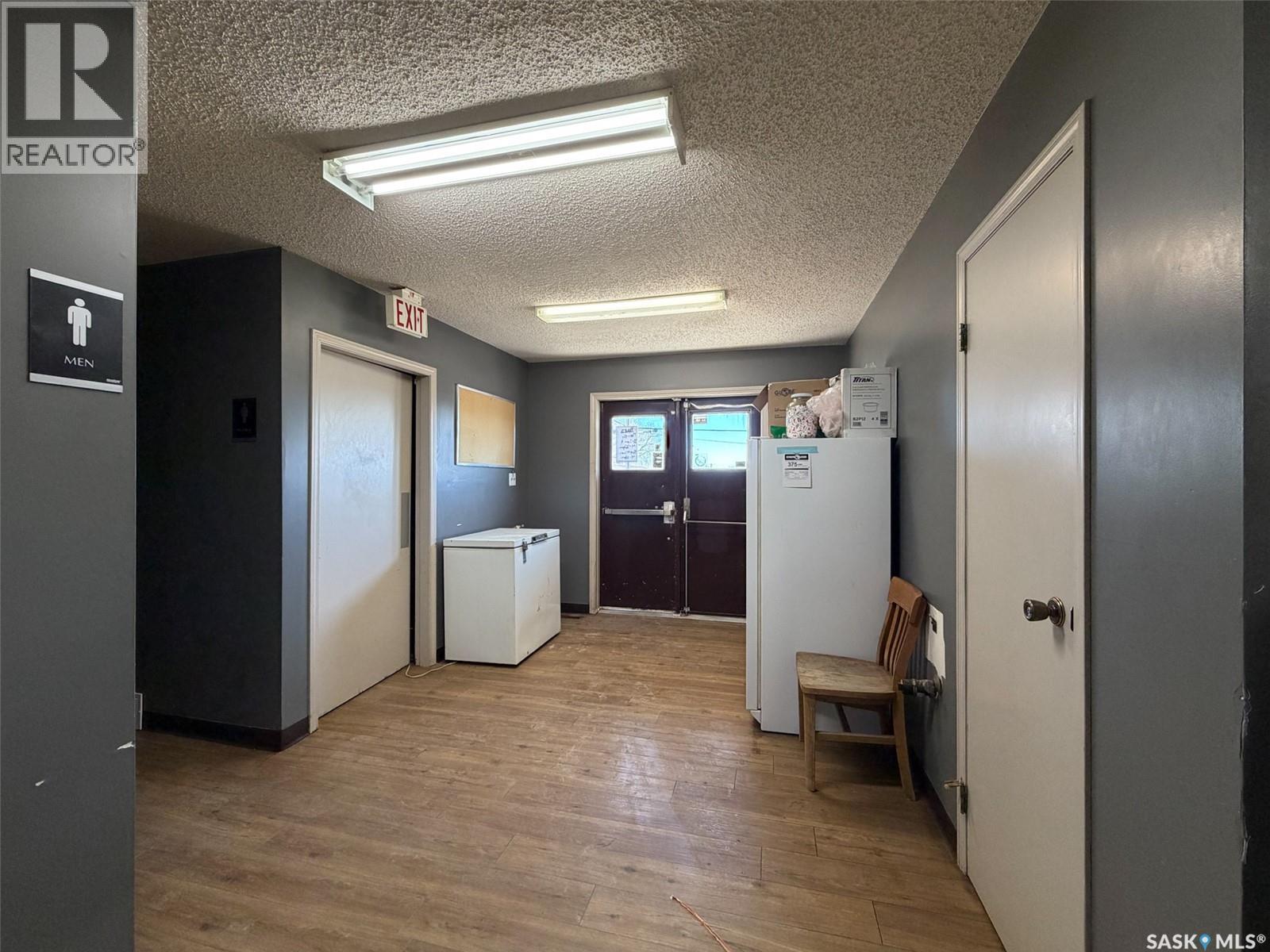 106 1st Street E Property Photo 19