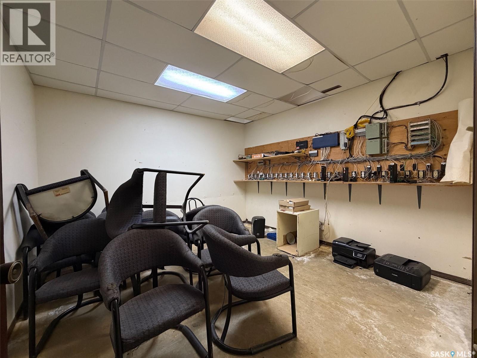 106 1st Street E Property Photo 22