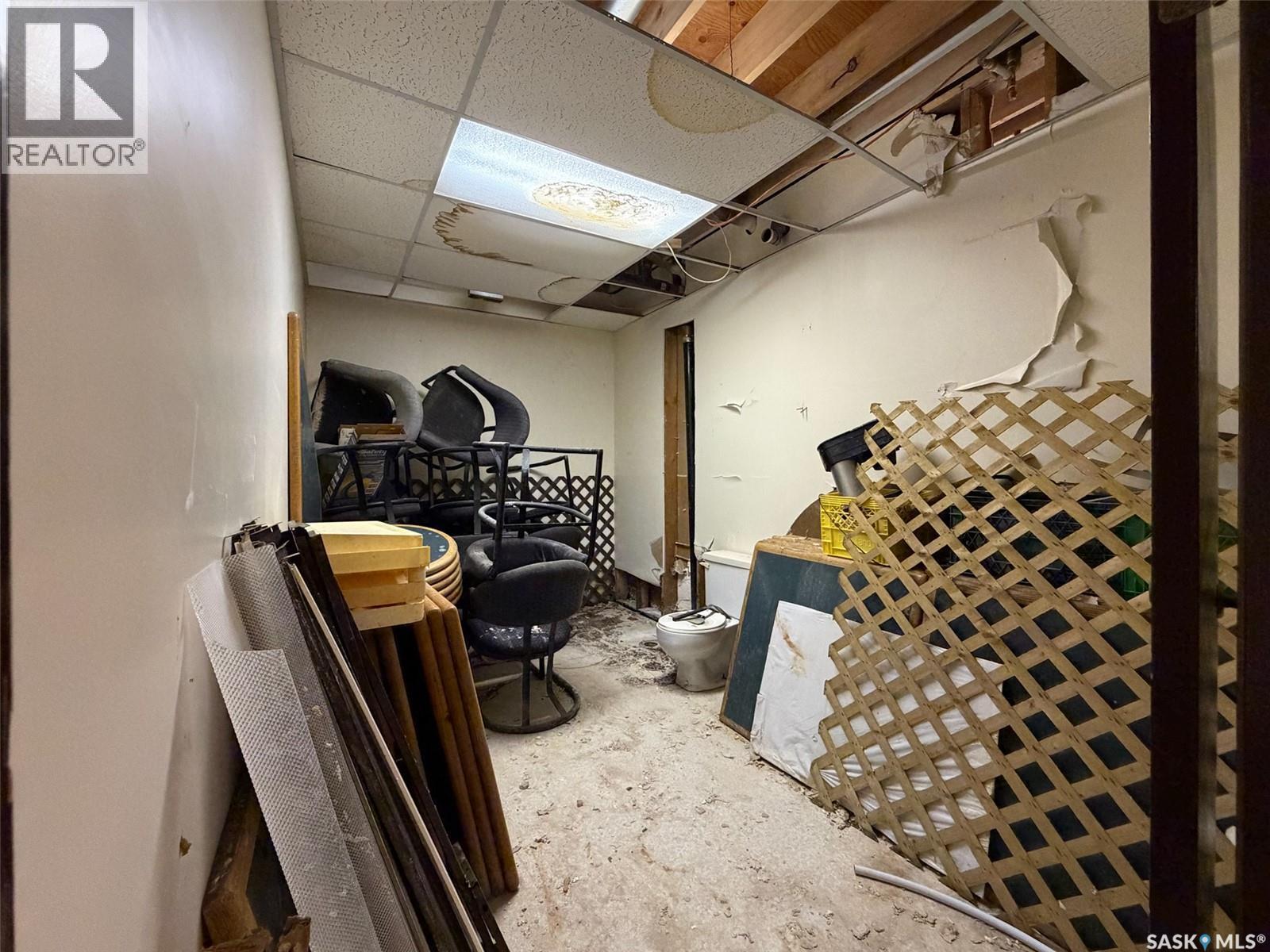106 1st Street E Property Photo 24