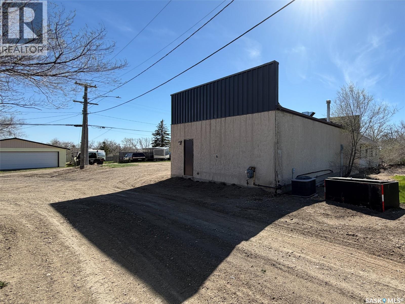 106 1st Street E Property Photo 32