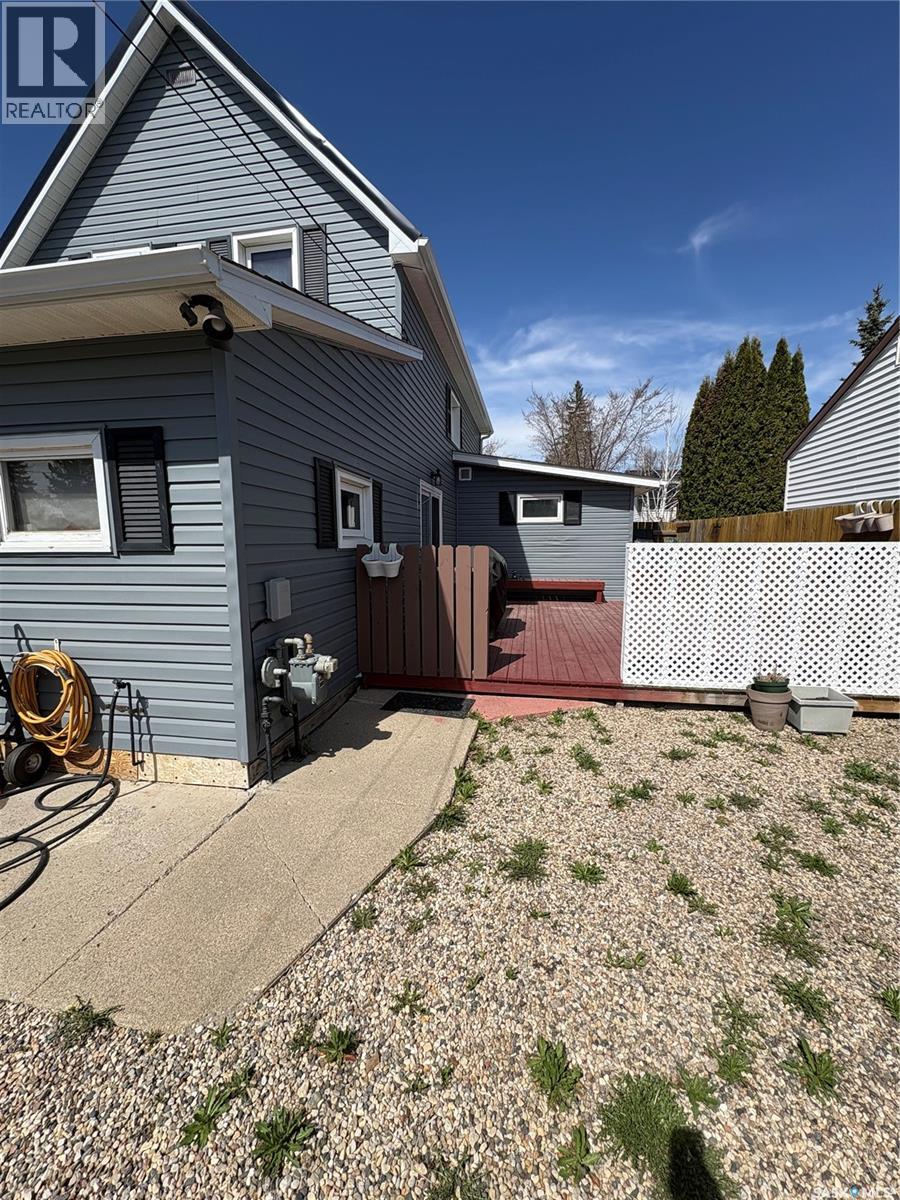 301 8th Avenue E Property Photo 15