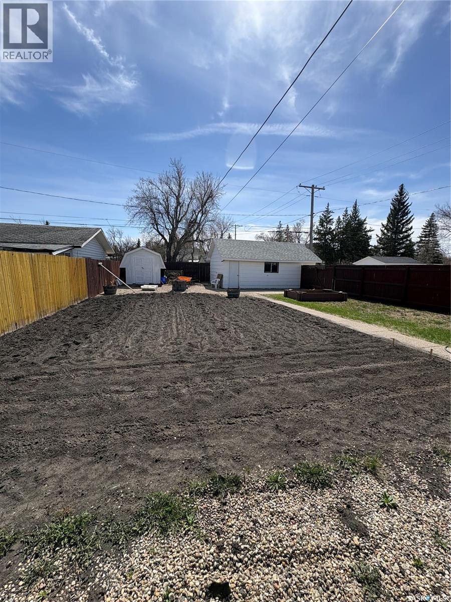 301 8th Avenue E Property Photo 16