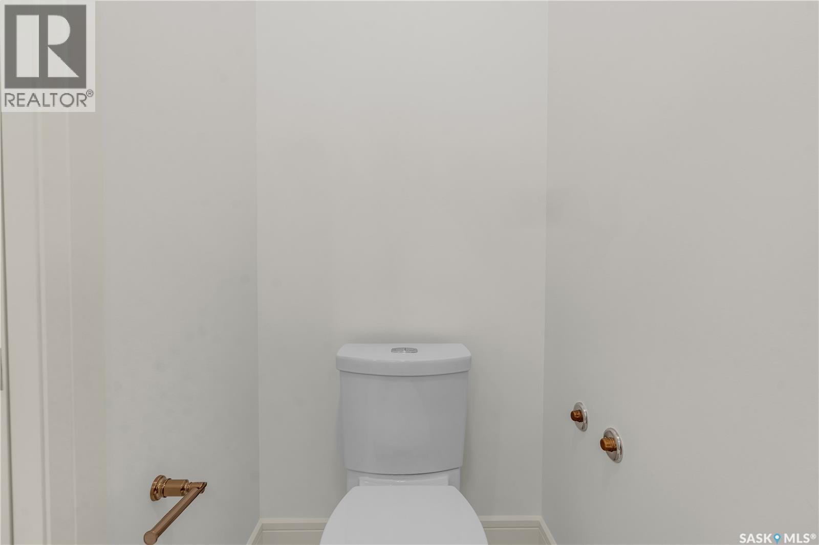 4204 Elderberry Crescent E Property Photo 29