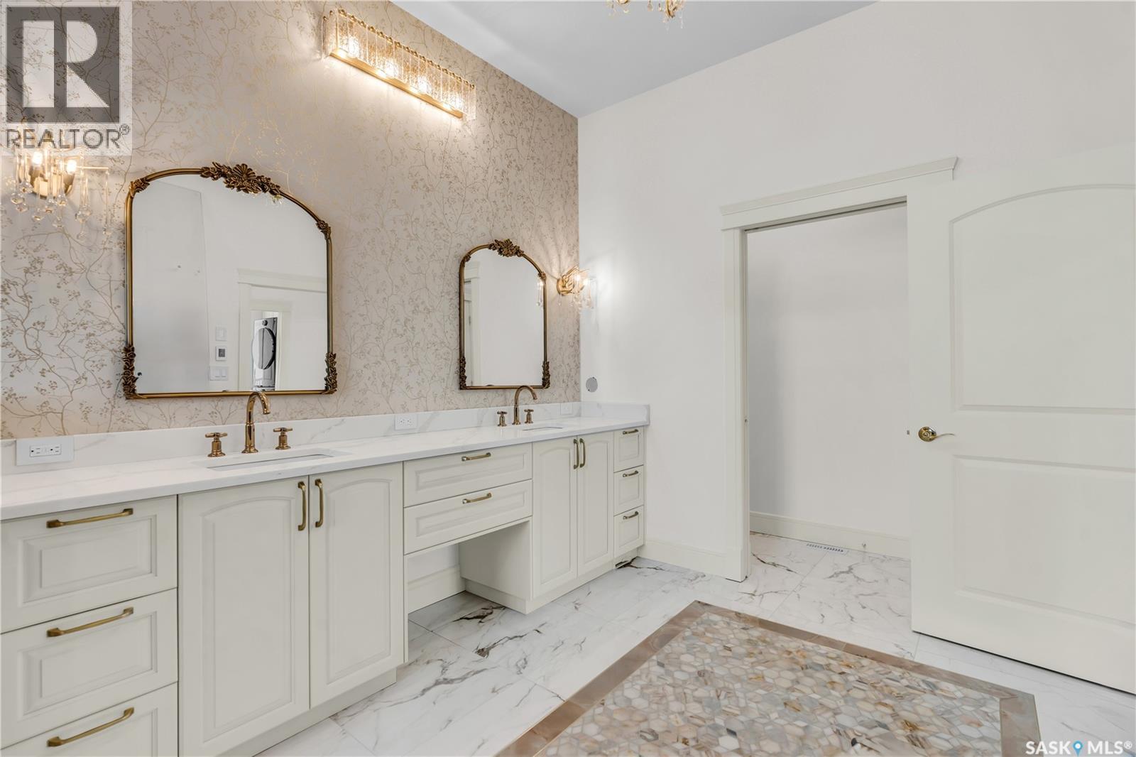 4204 Elderberry Crescent E Property Photo 47