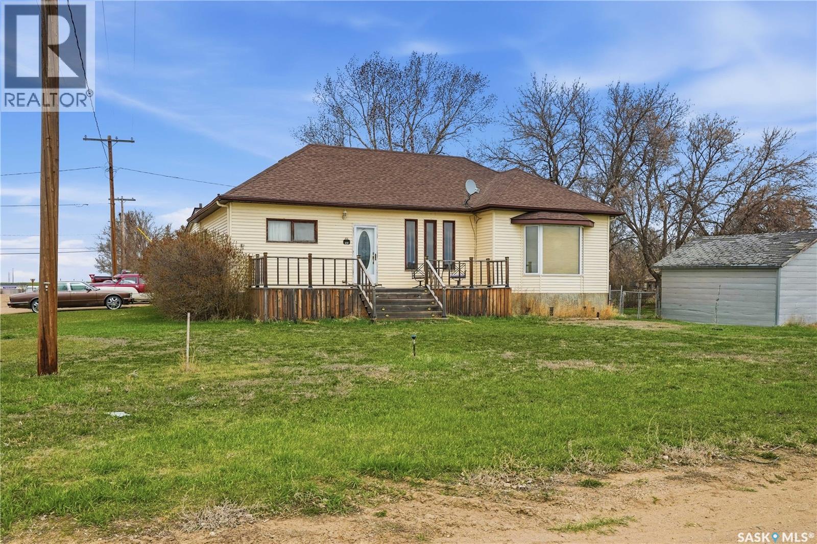 210 Railway Avenue Property Photo 2