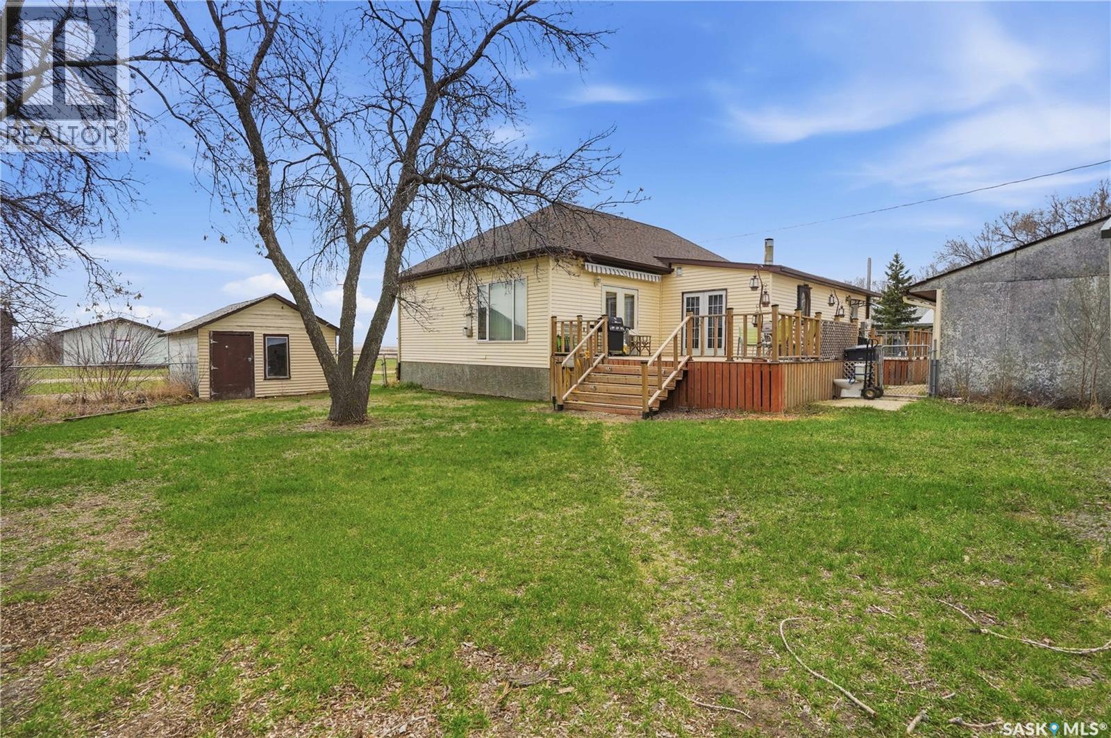 210 Railway Avenue Property Photo 6