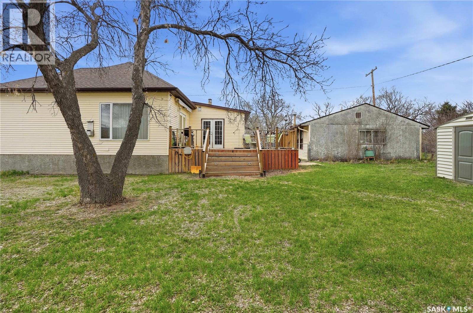 210 Railway Avenue Property Photo 7