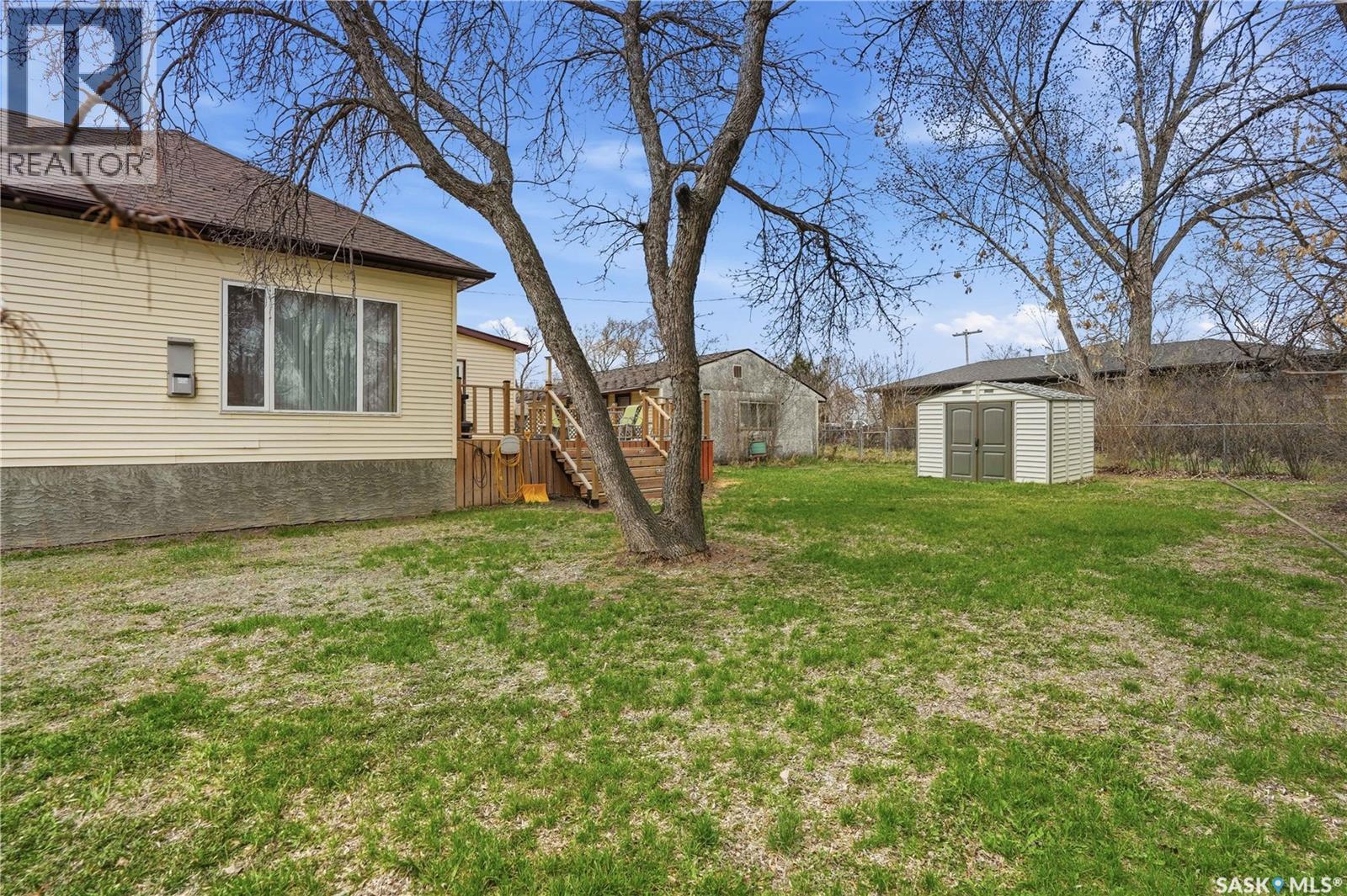 210 Railway Avenue Property Photo 8