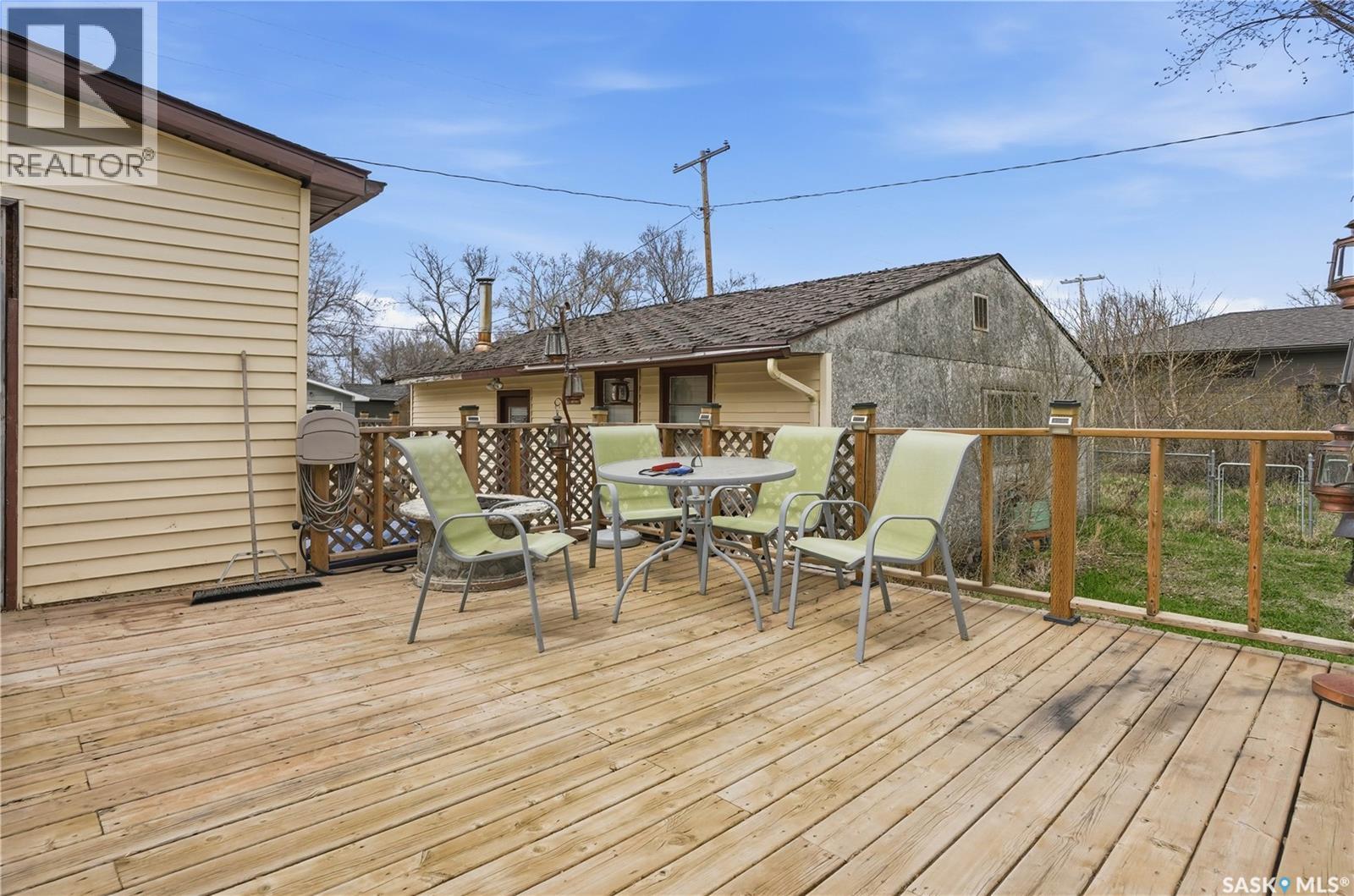210 Railway Avenue Property Photo 9
