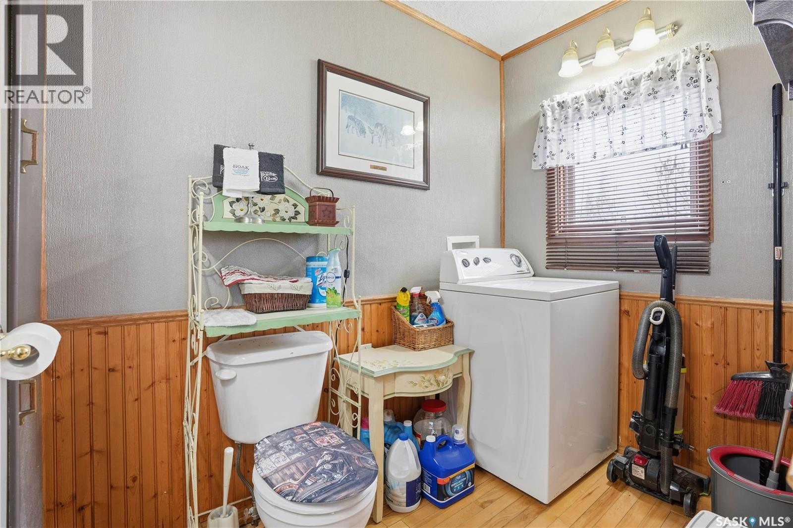 210 Railway Avenue Property Photo 14