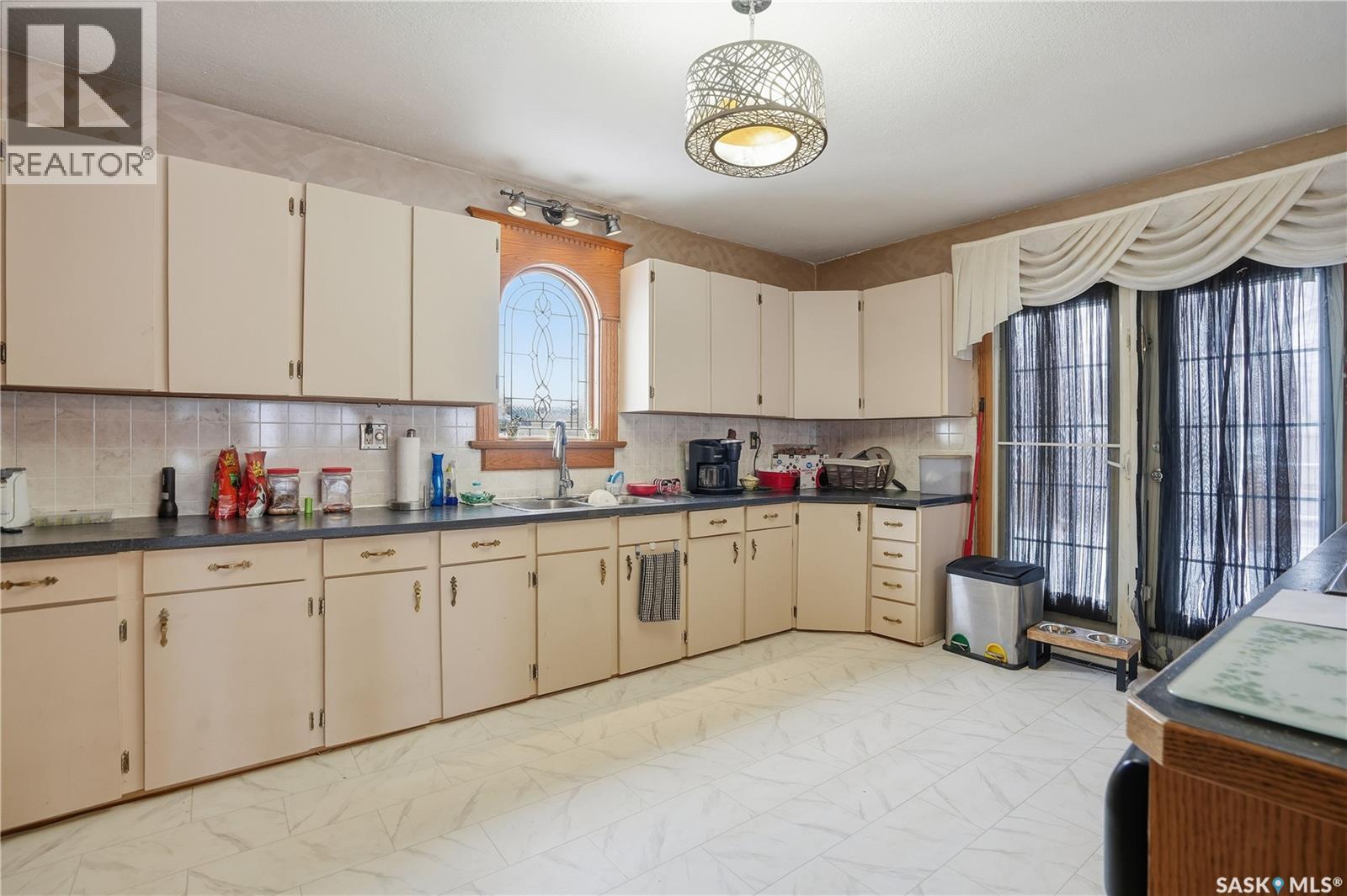 210 Railway Avenue Property Photo 32
