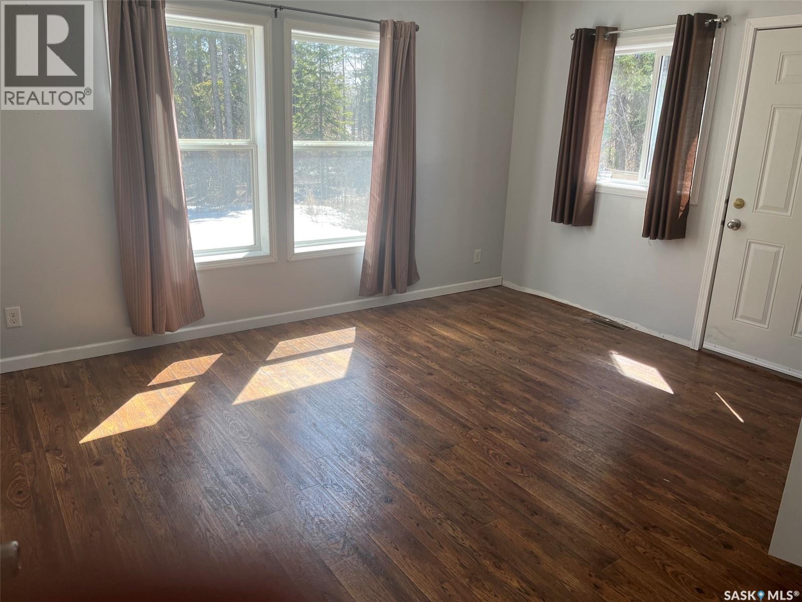 320 3rd Avenue W Property Photo 17