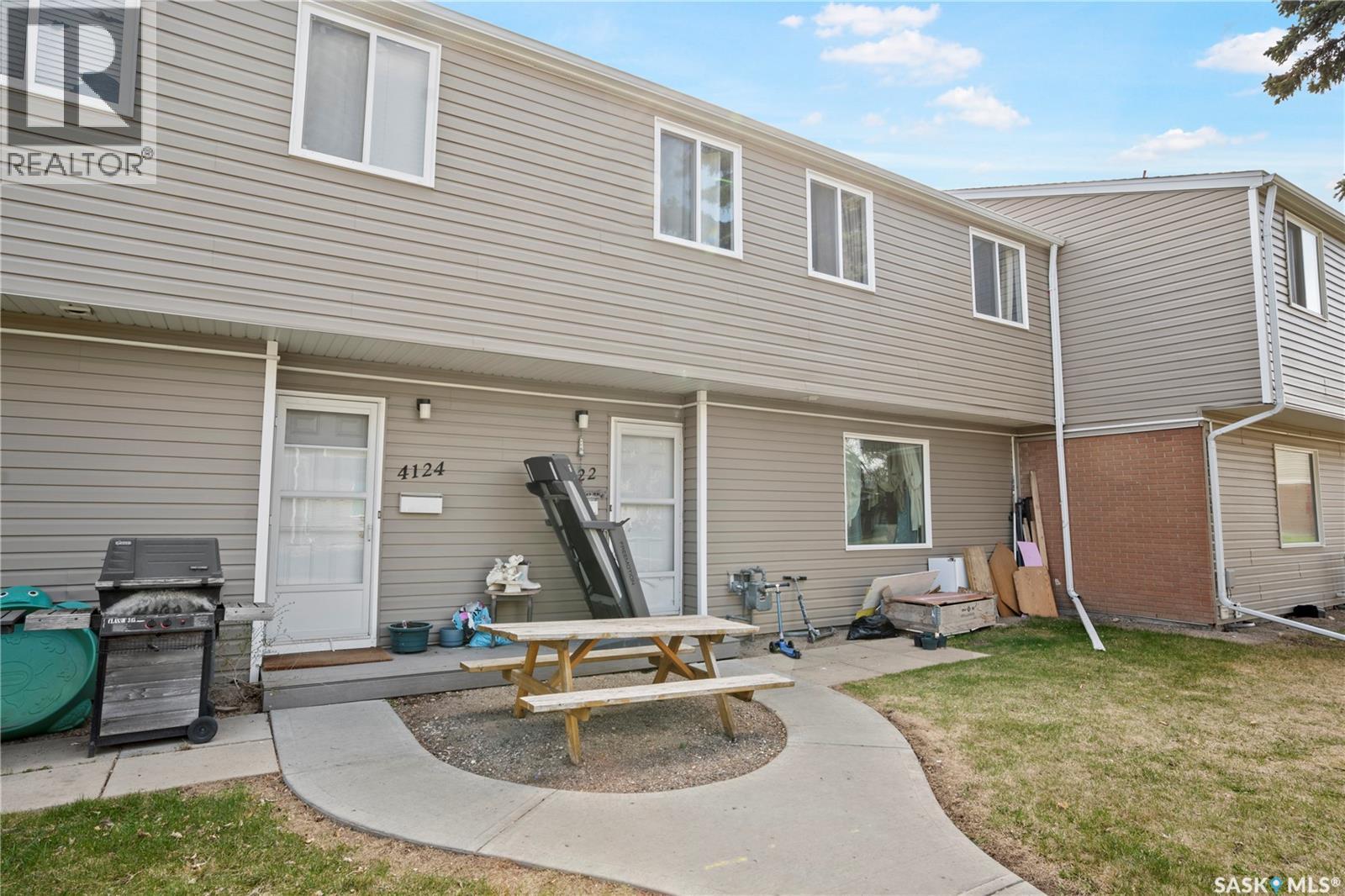 4122 Castle Road Property Photo 3