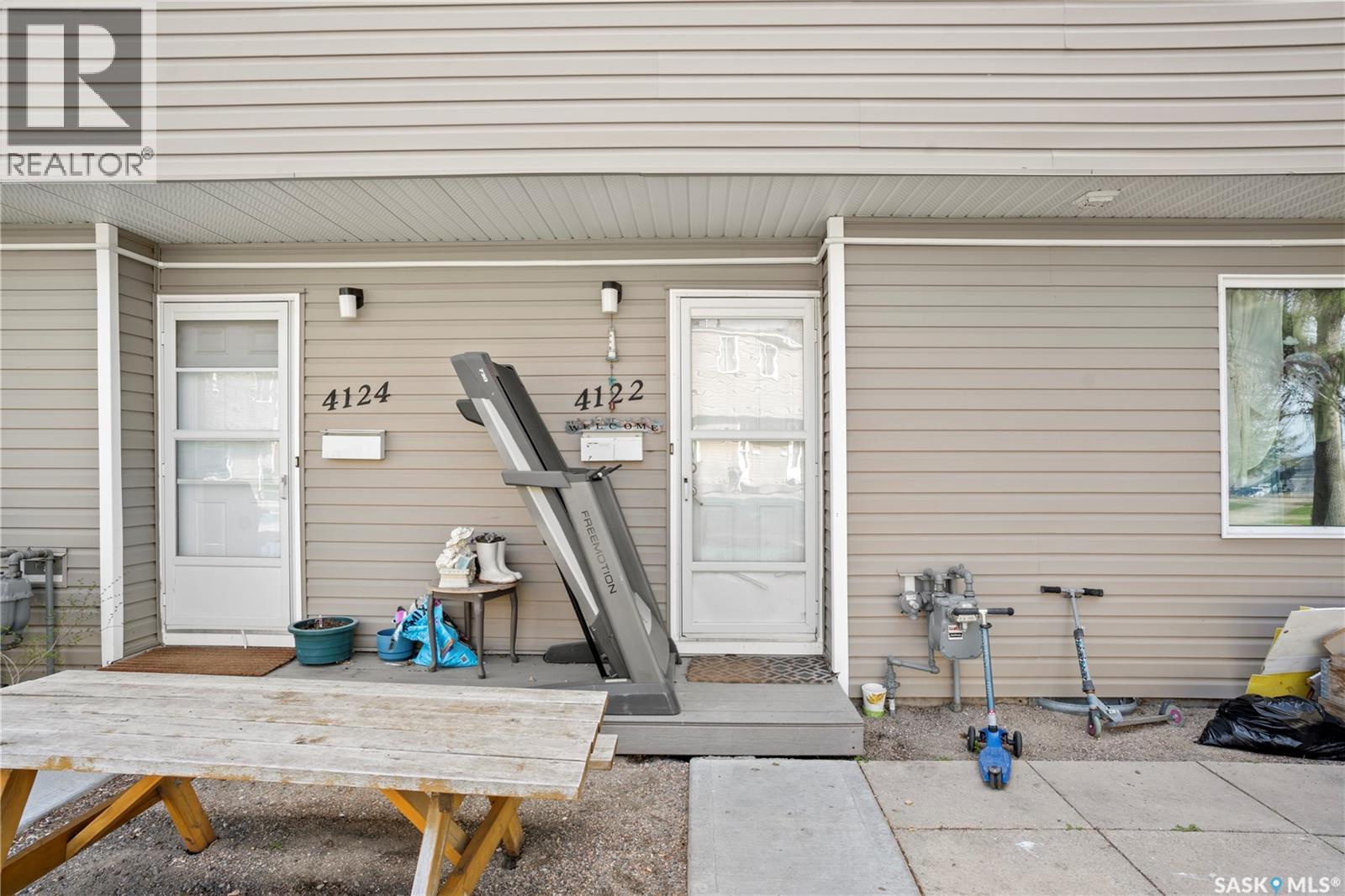 4122 Castle Road Property Photo 4