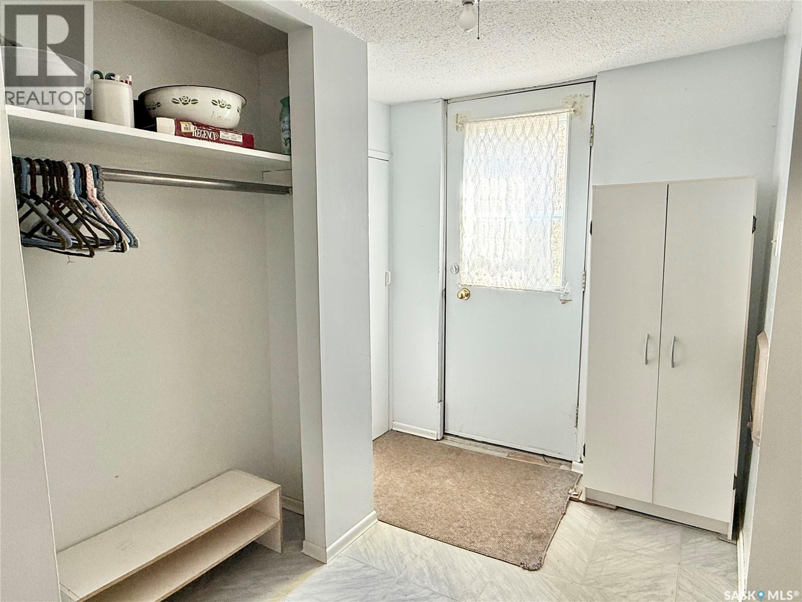112 1st Avenue W Property Photo 3