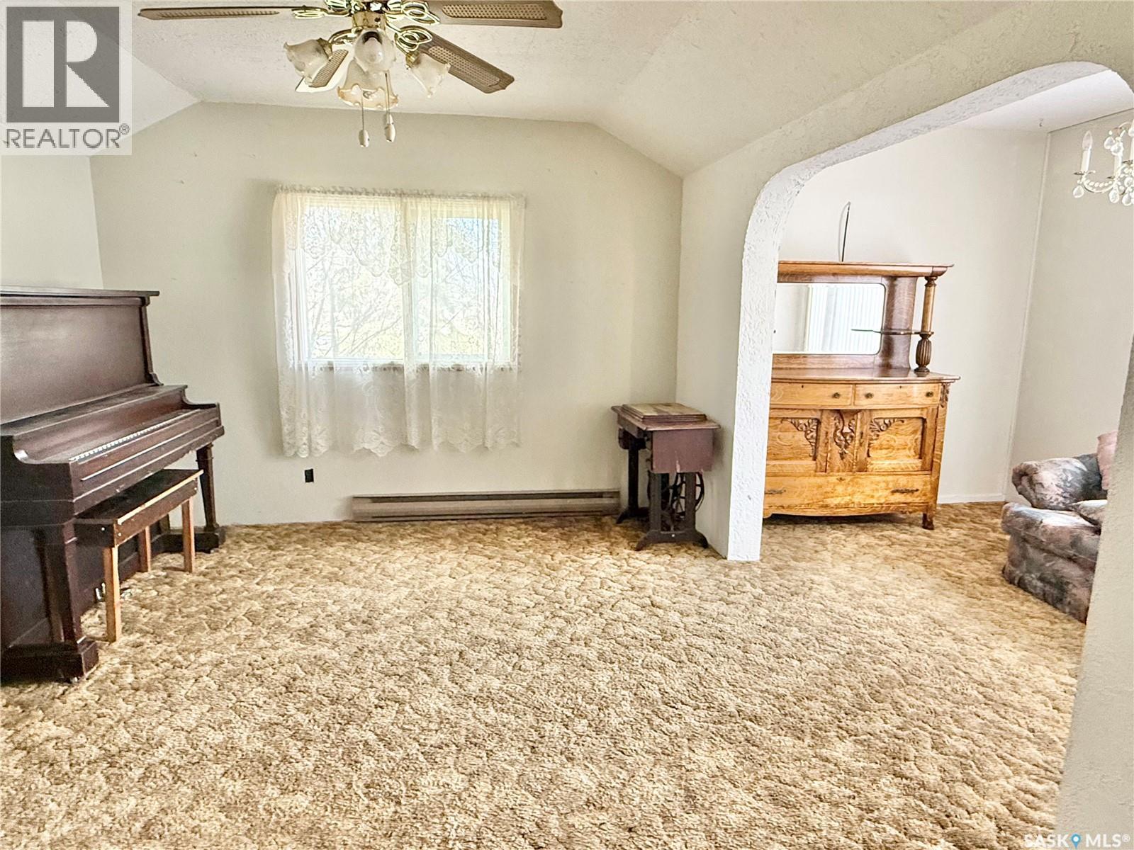 112 1st Avenue W Property Photo 9