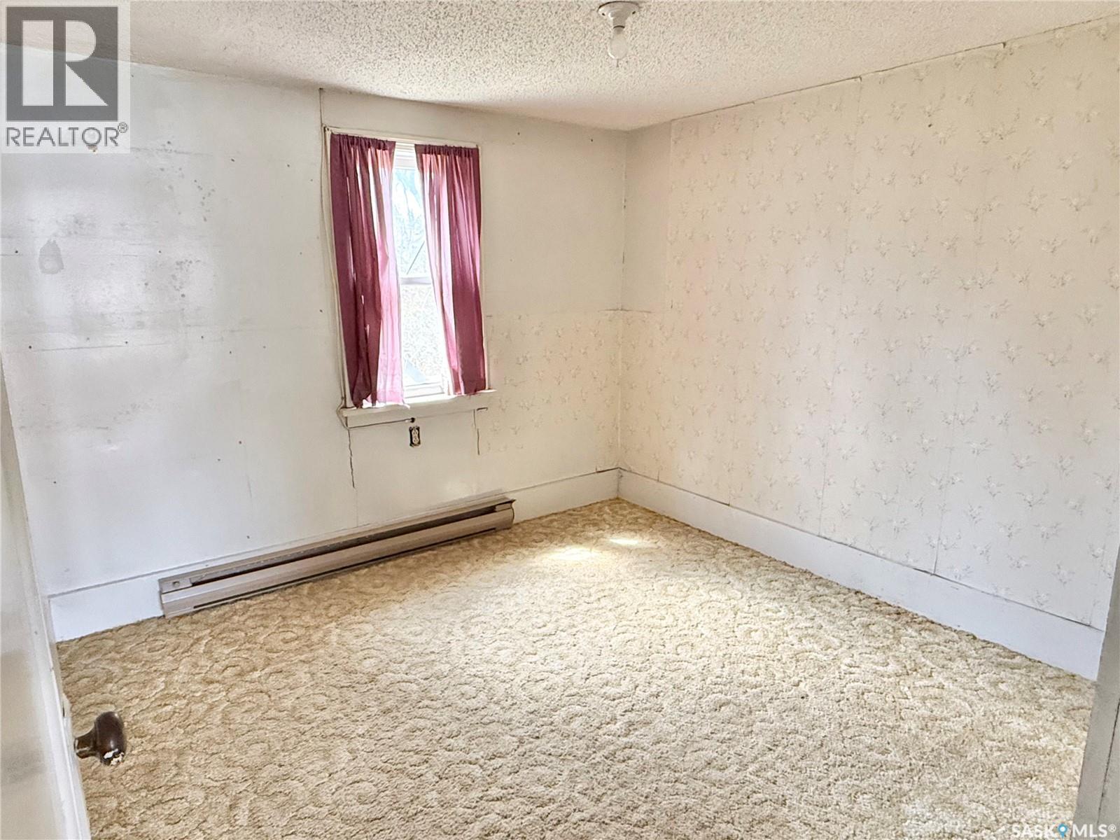 112 1st Avenue W Property Photo 13