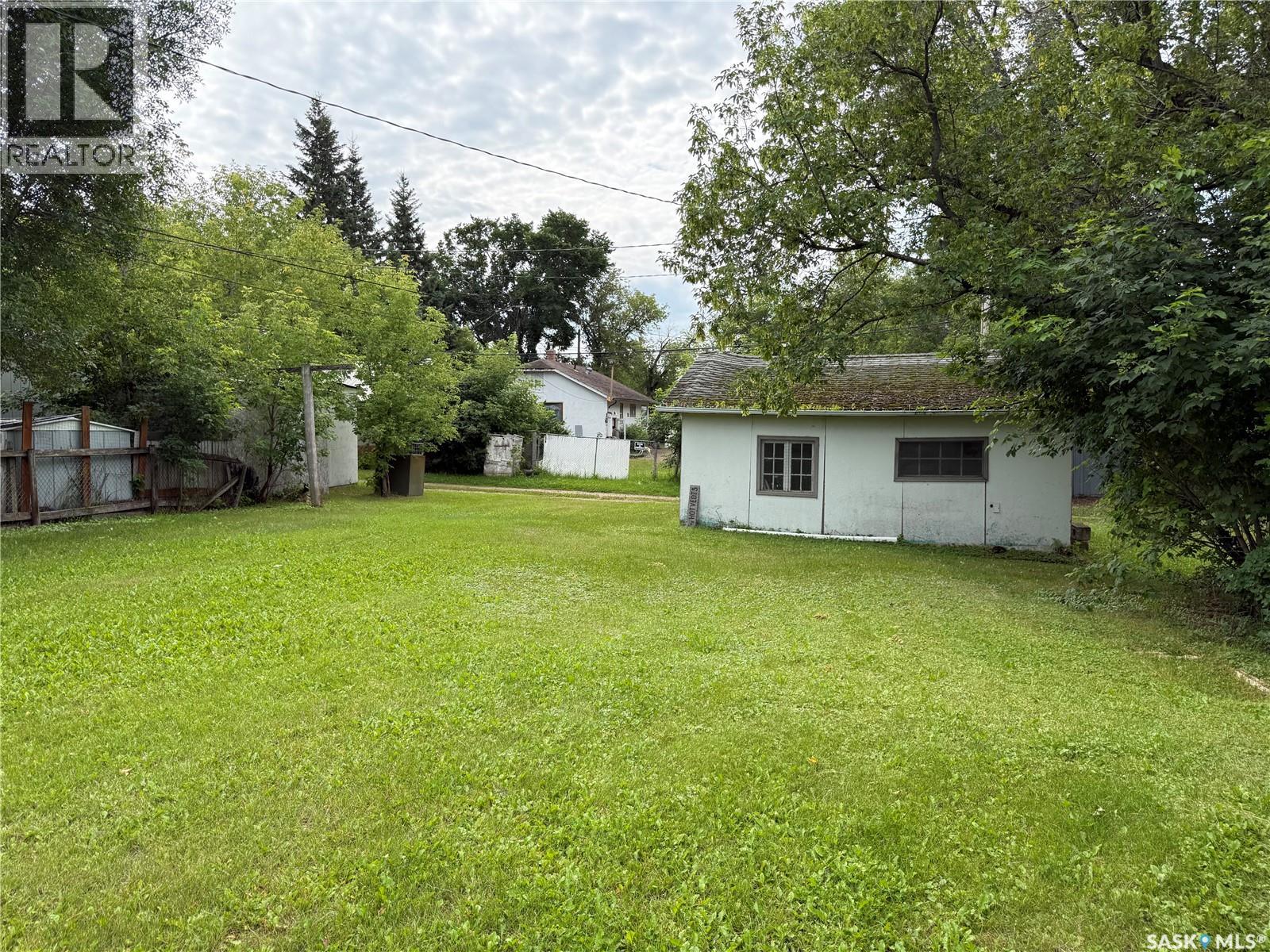 112 1st Avenue W Property Photo 22