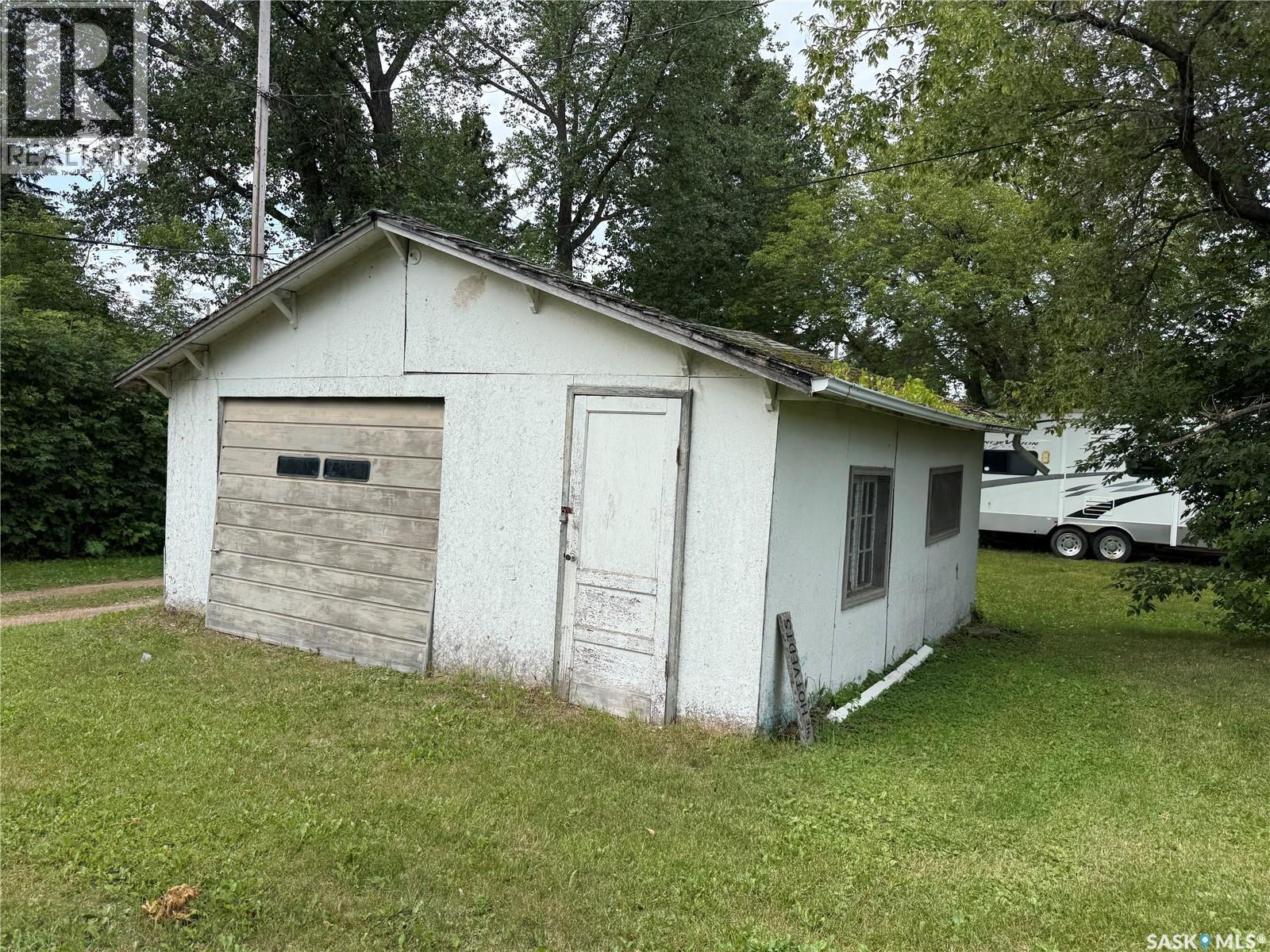 112 1st Avenue W Property Photo 23