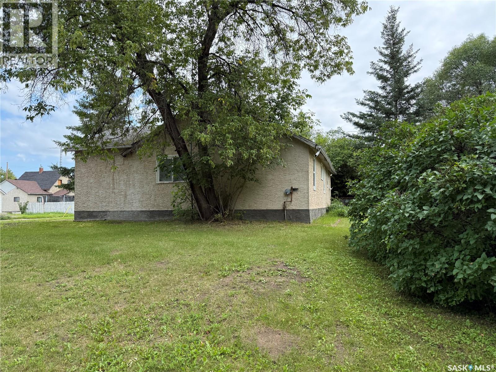 112 1st Avenue W Property Photo 27
