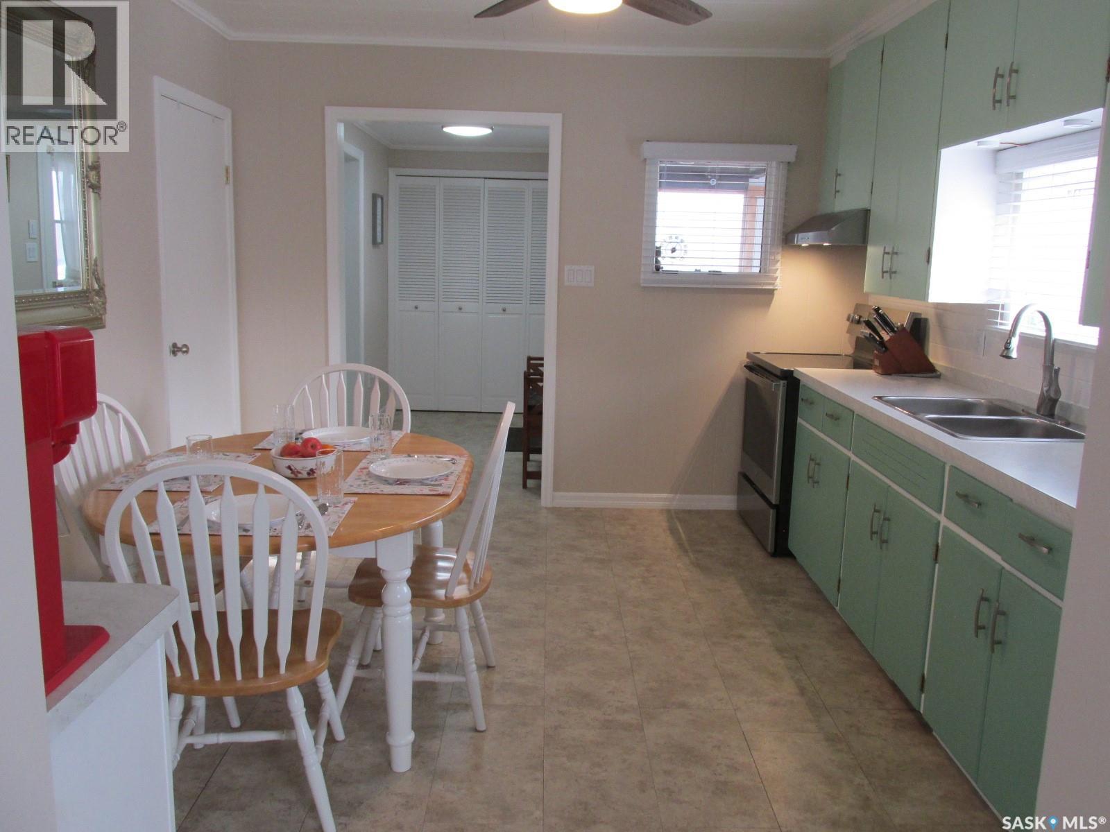 302 Rustad Avenue Property Photo 15