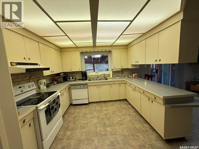 234 Saskatchewan Street E Property Photo 11