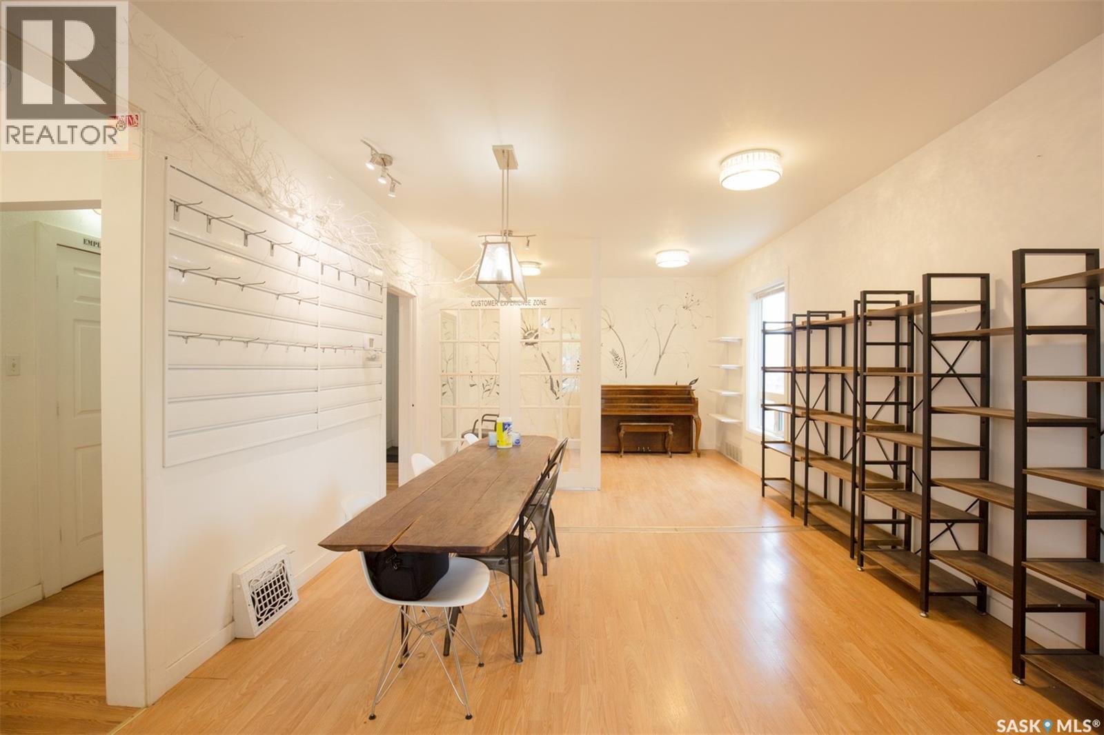 66 Athabasca Street W Property Photo 5