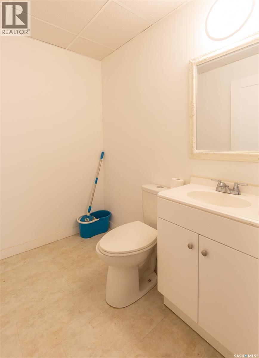66 Athabasca Street W Property Photo 9