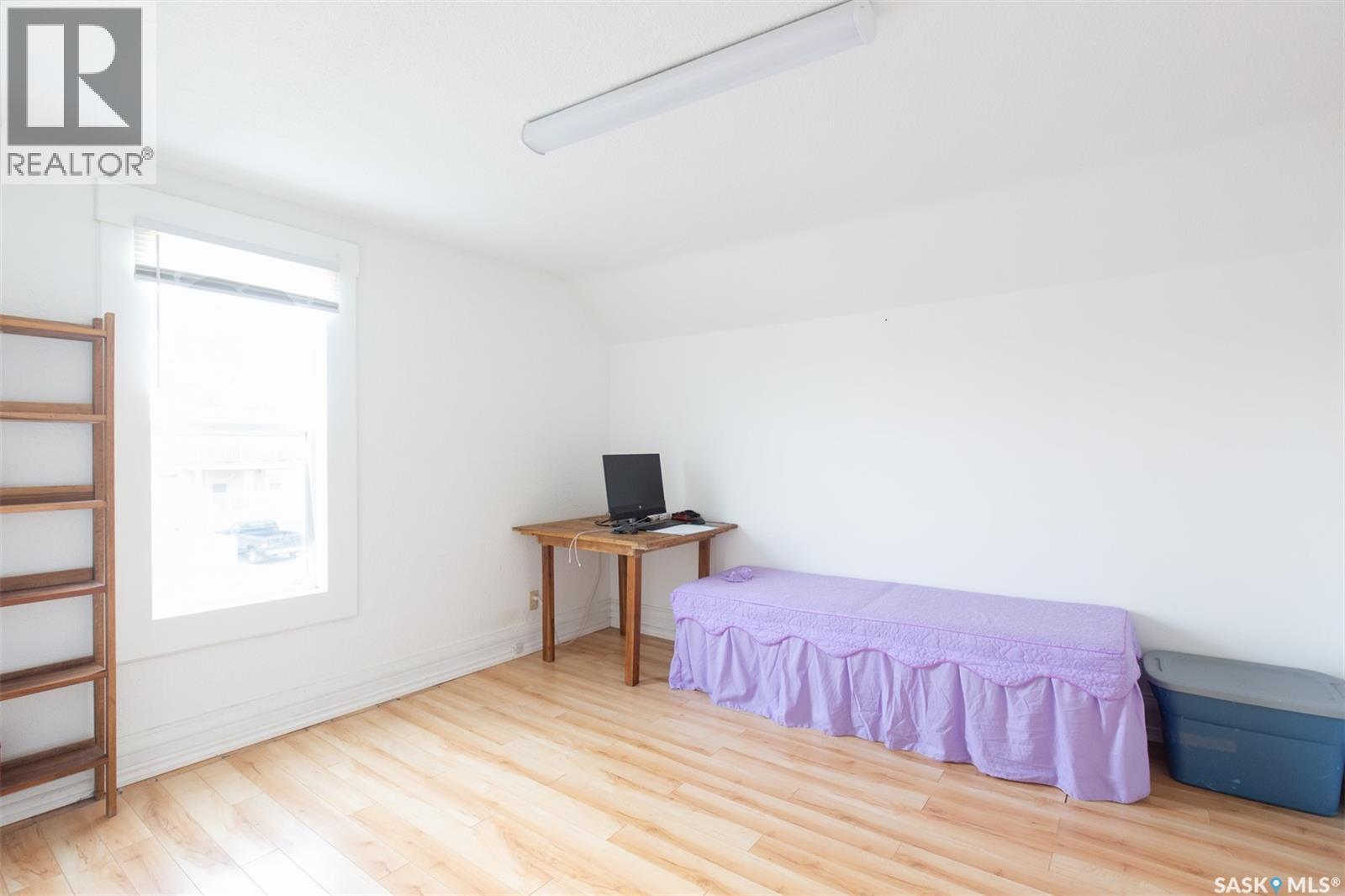 66 Athabasca Street W Property Photo 16
