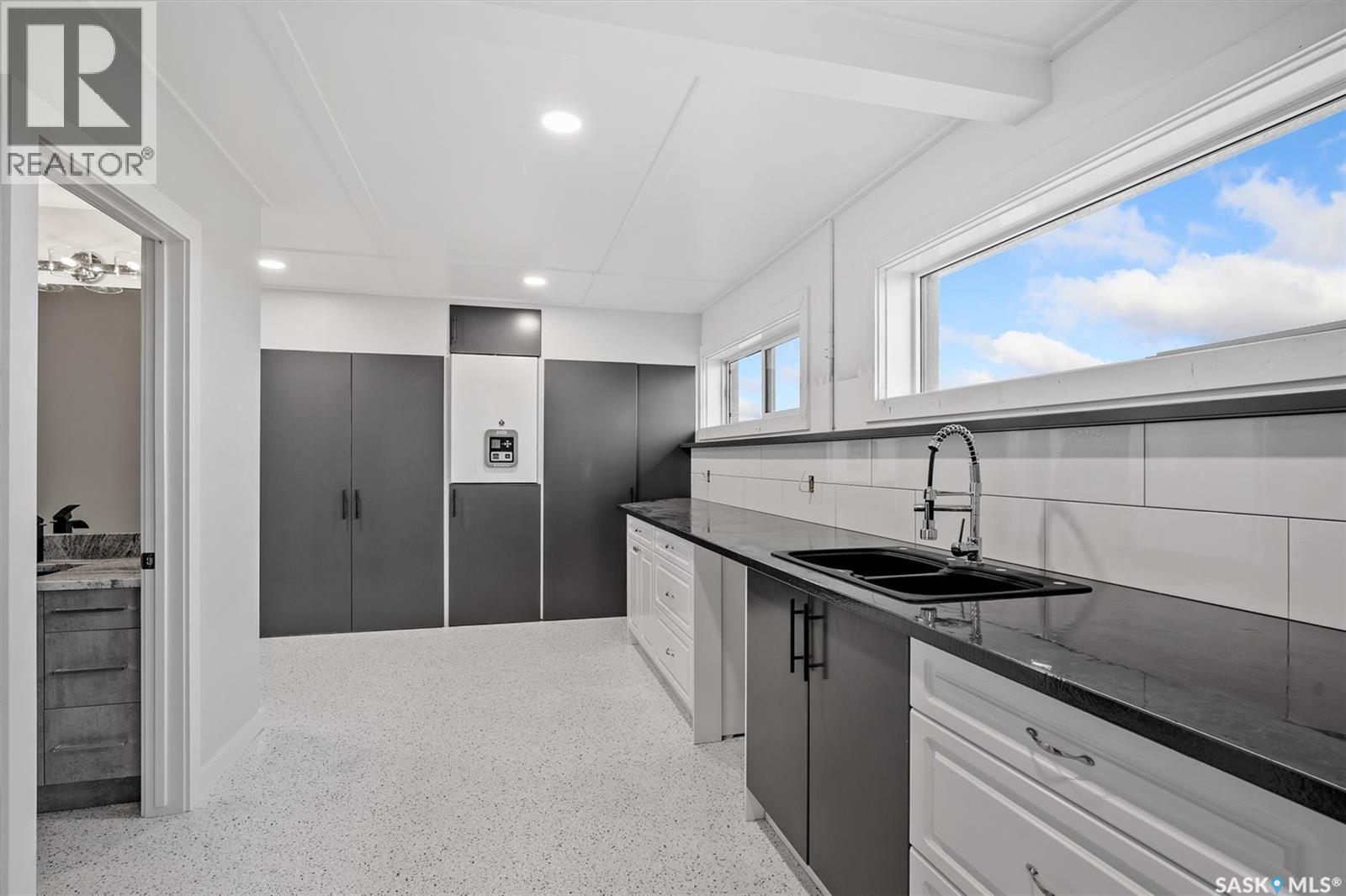 19 Abbey Road Property Photo 28