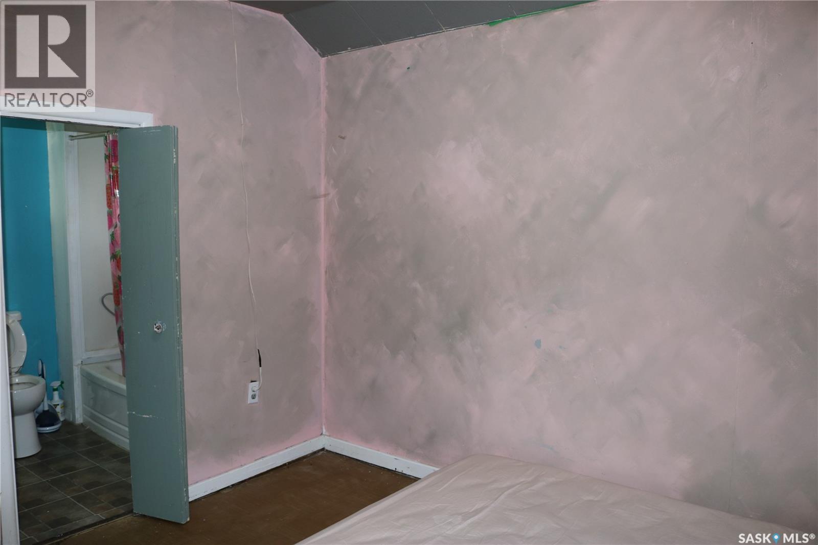219 Carlton Street Property Photo 14