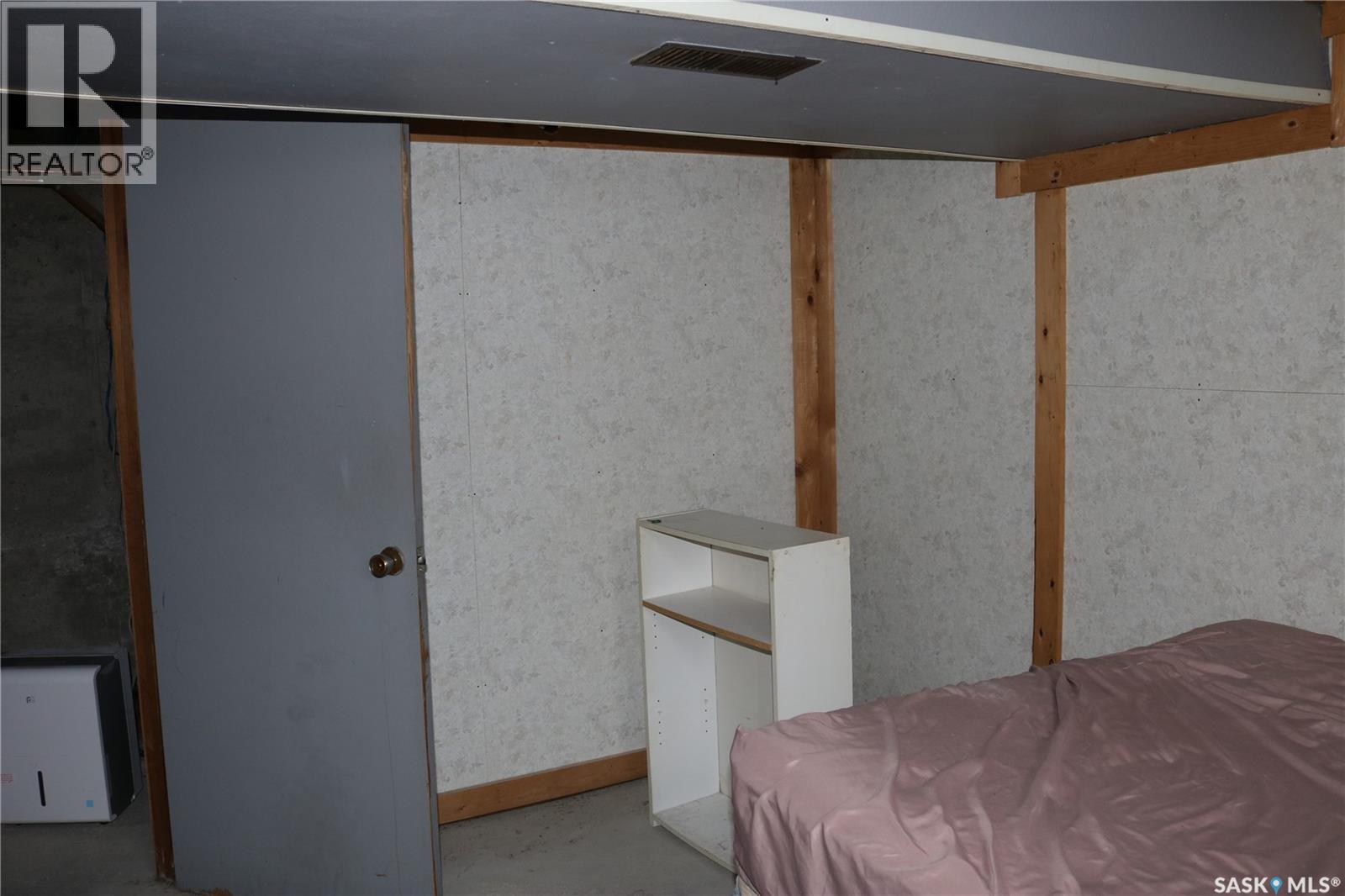219 Carlton Street Property Photo 19