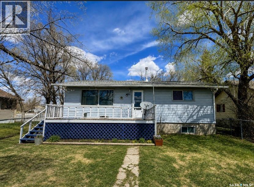 102 1st Avenue Property Photo 1