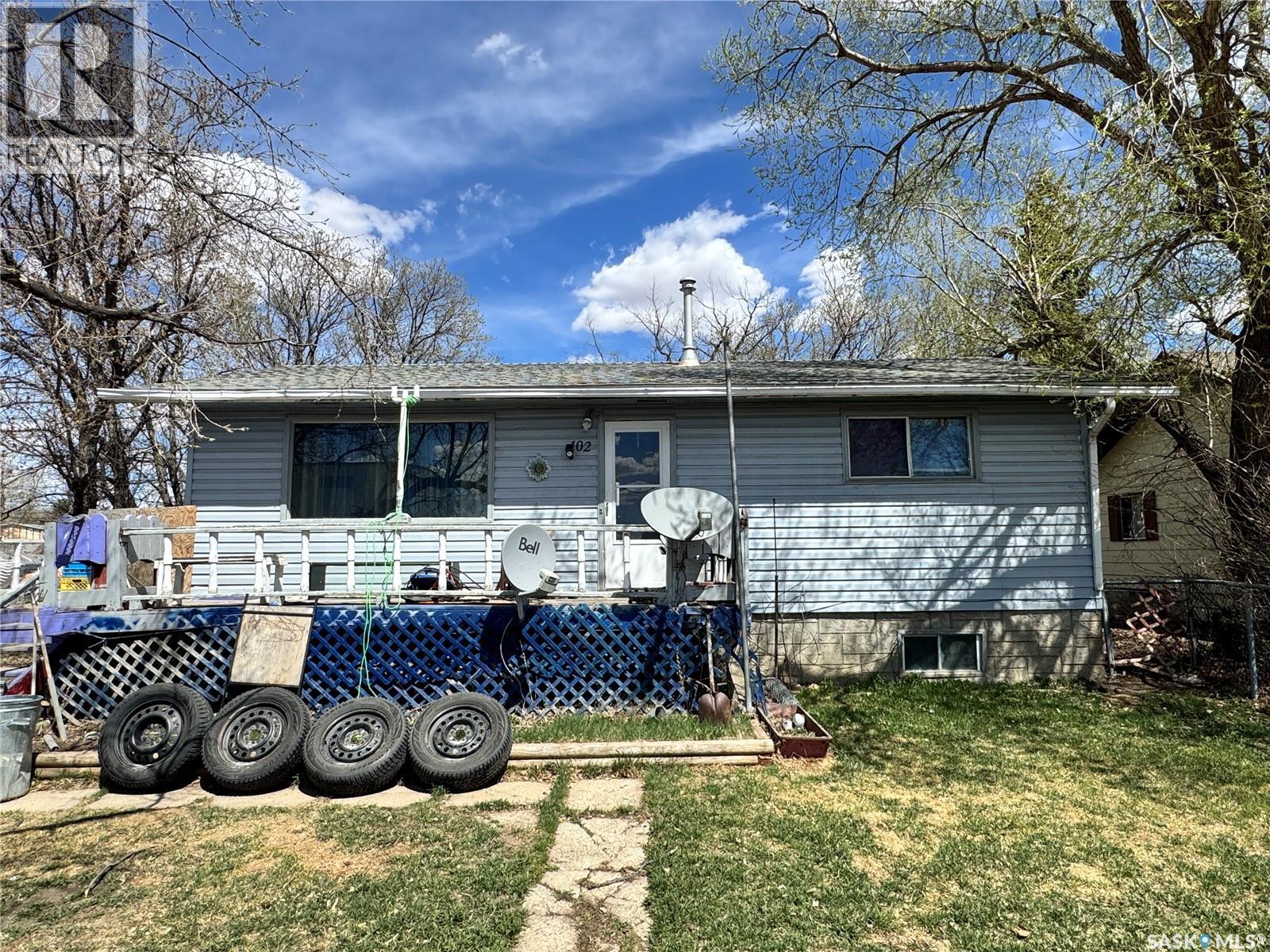 102 1st Avenue Property Photo 2