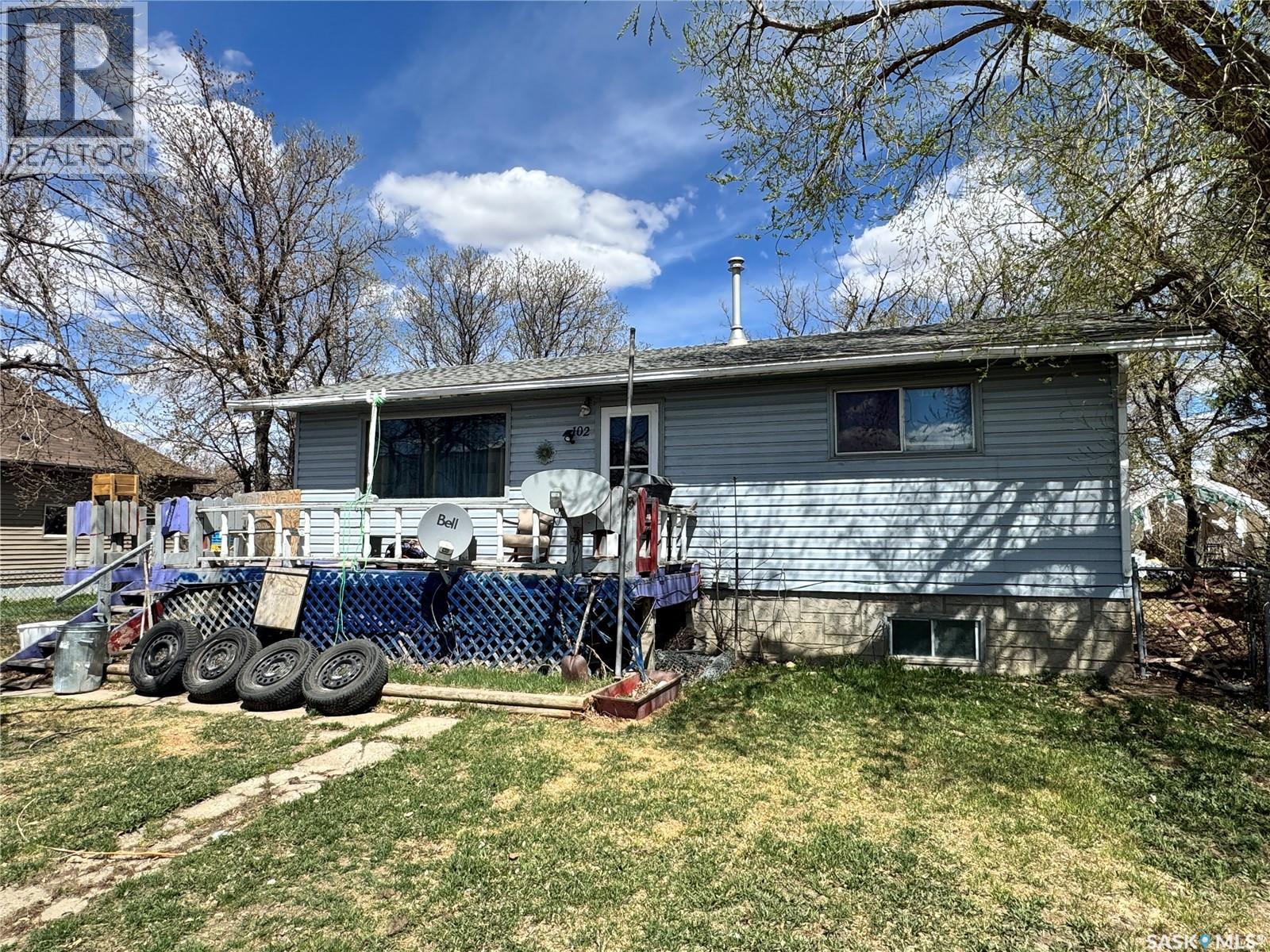 102 1st Avenue Property Photo 3