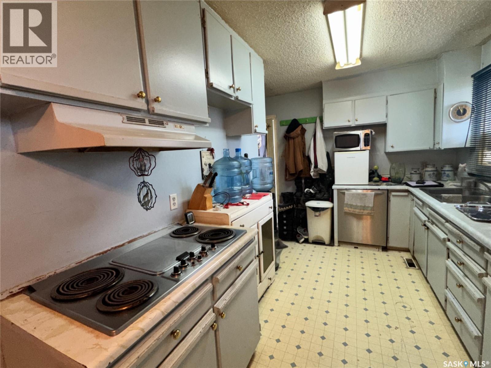 102 1st Avenue Property Photo 5