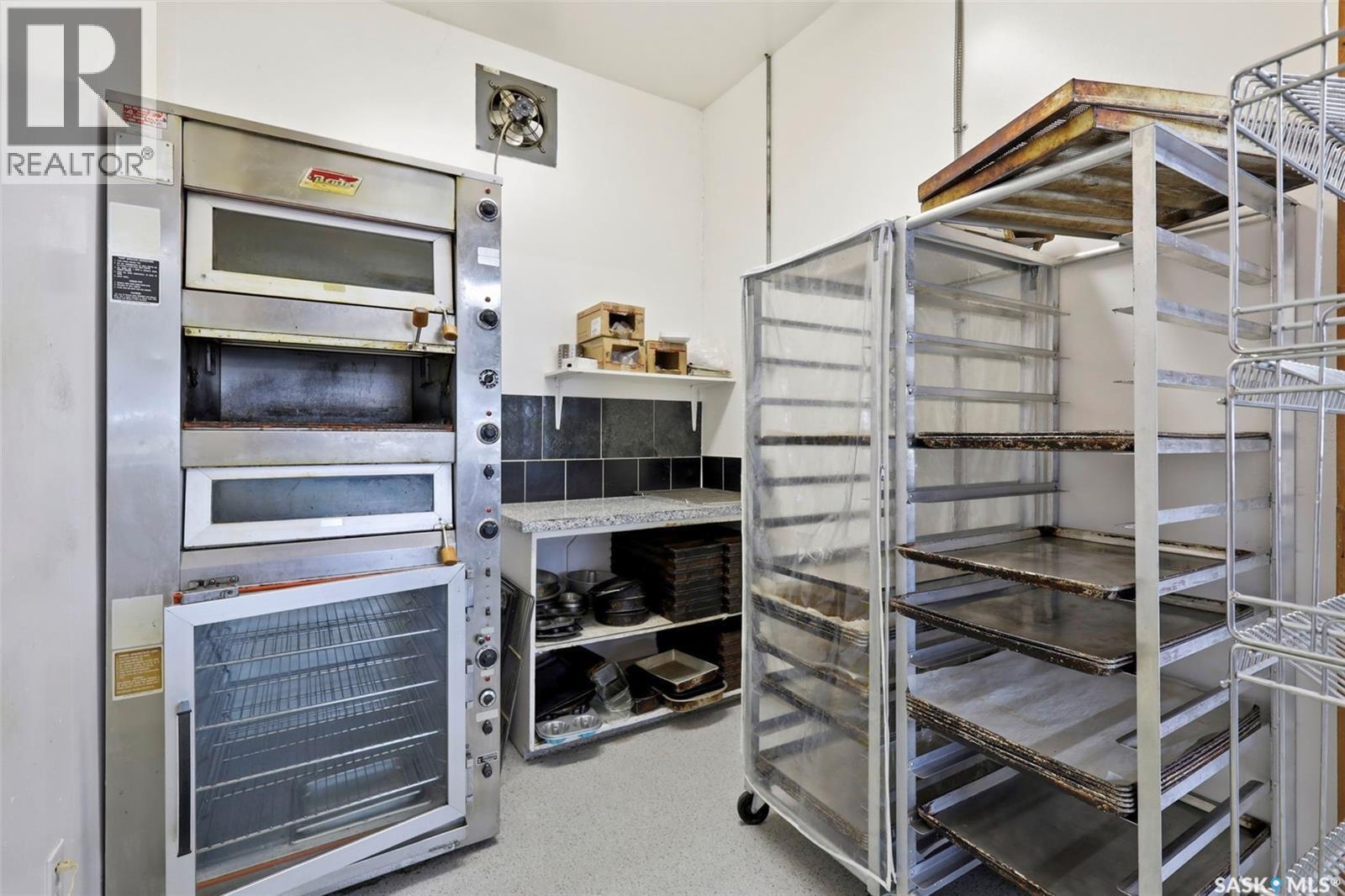431 Saskatchewan Street Property Photo 13