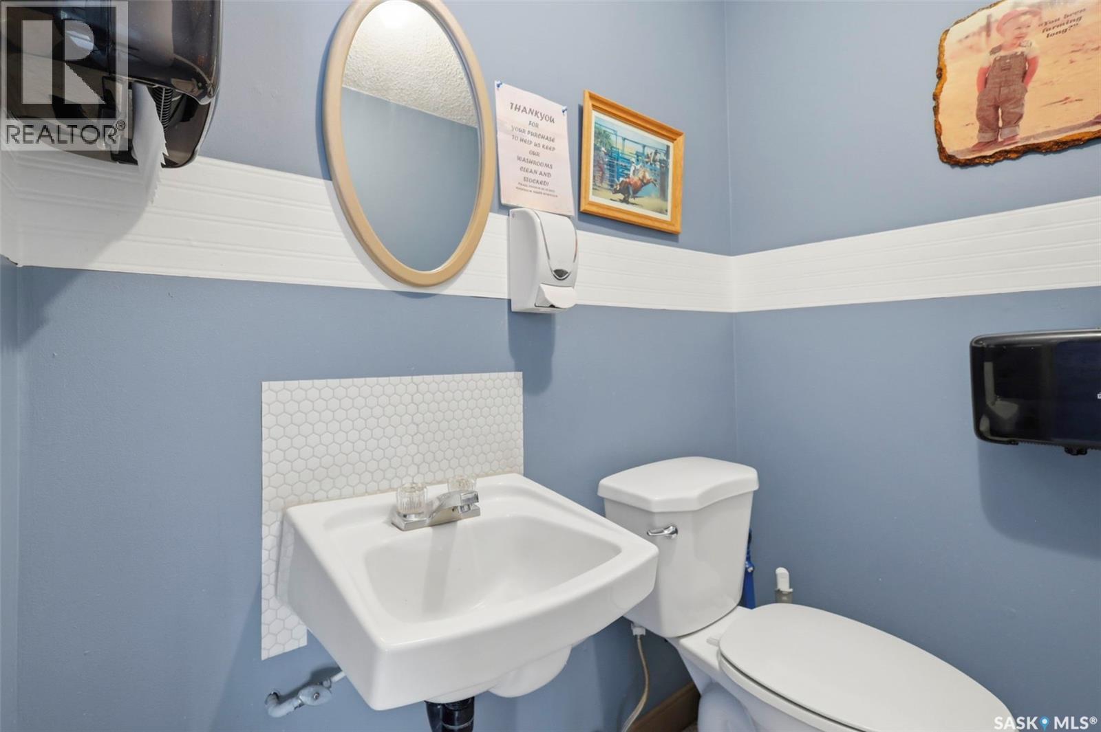 431 Saskatchewan Street Property Photo 24