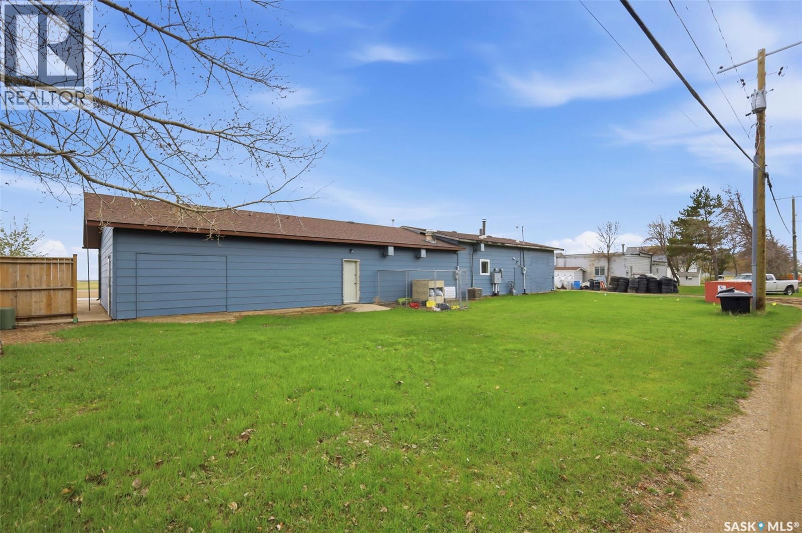 431 Saskatchewan Street Property Photo 32