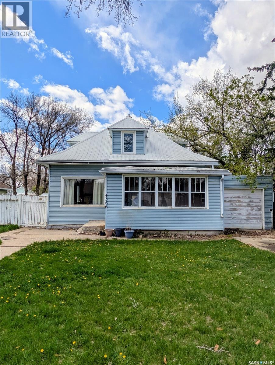 4366 Price Avenue Property Photo 1