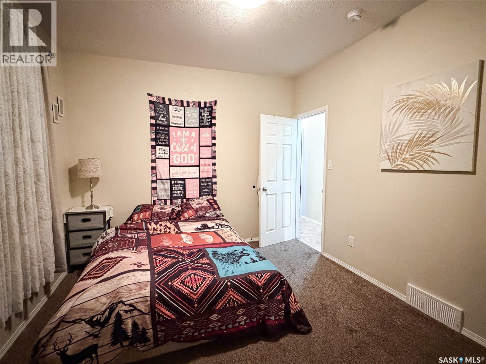215 2nd Street W Property Photo 11