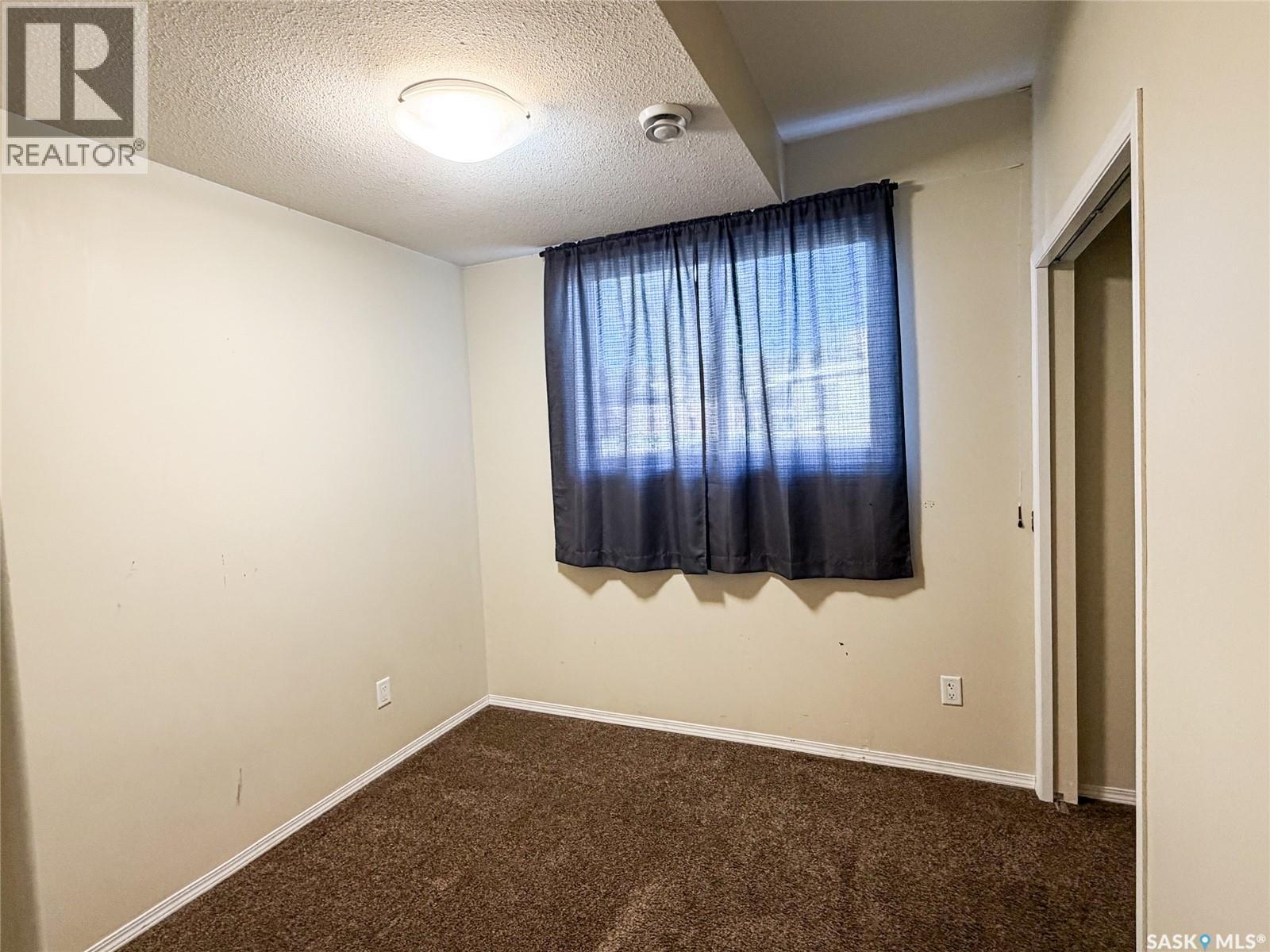 215 2nd Street W Property Photo 12